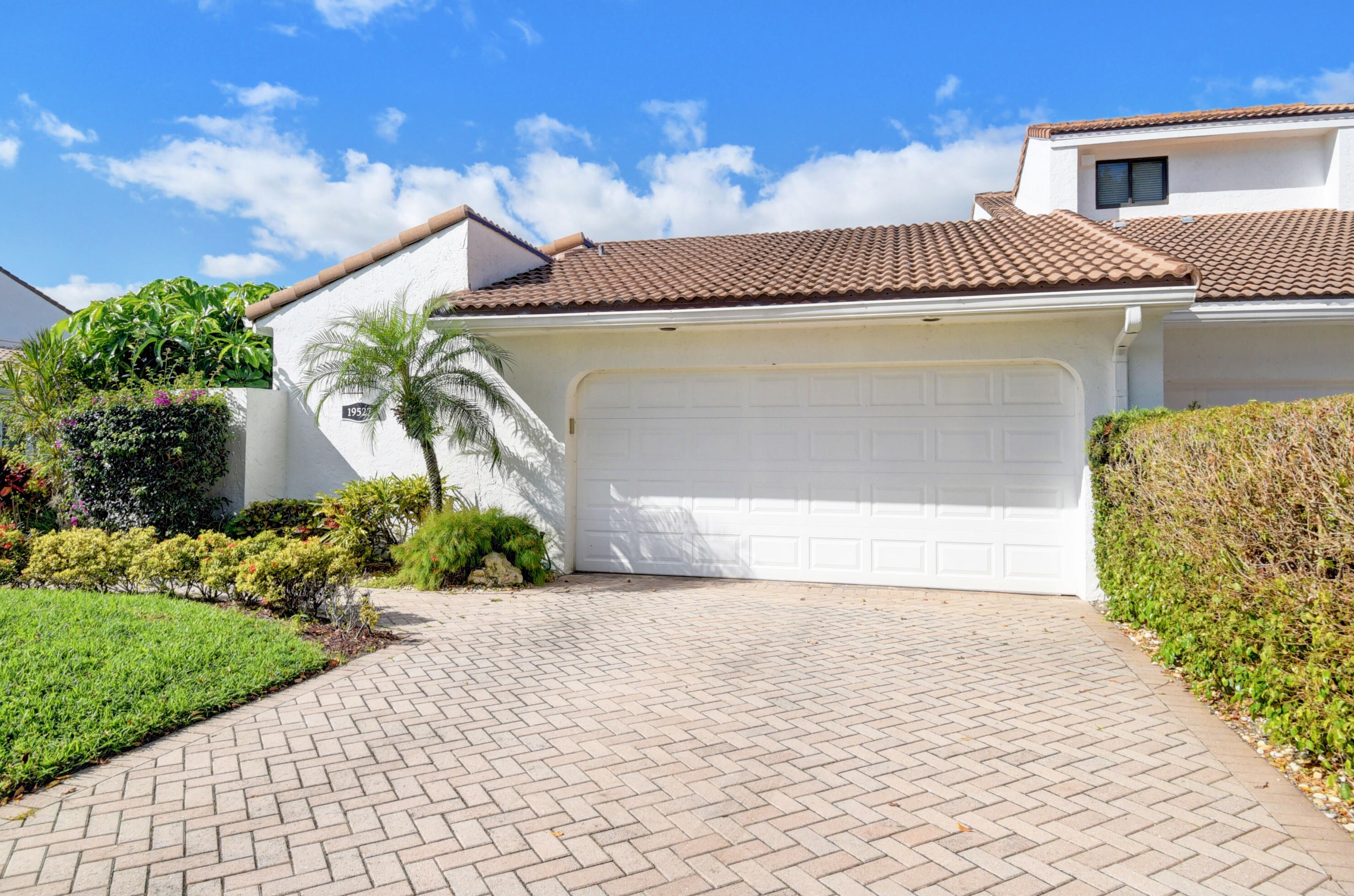 19527 Bay View Rd, Boca Raton, FL 33434-5102