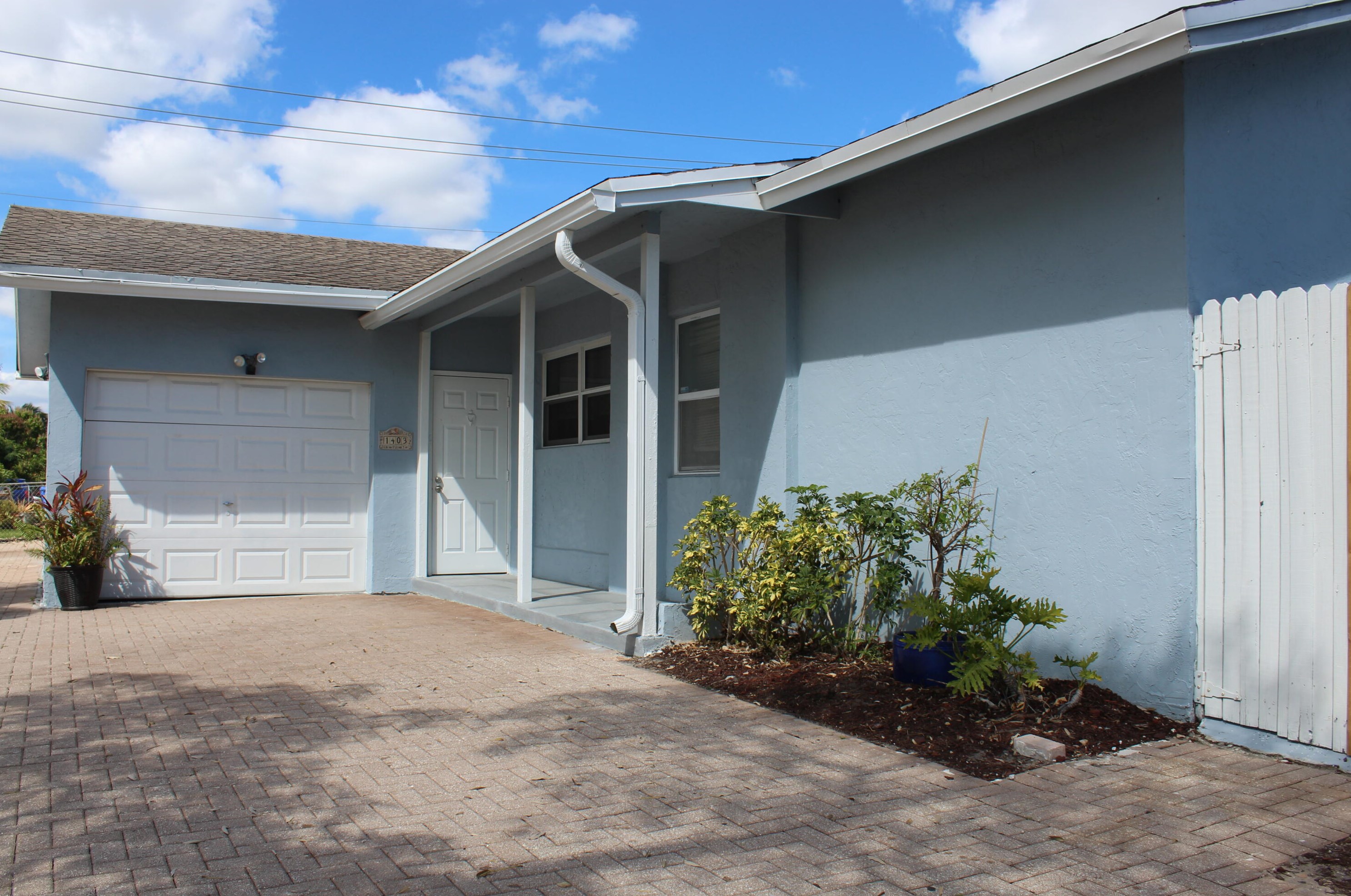 1403 W Broward St, Lake Worth, FL 33462