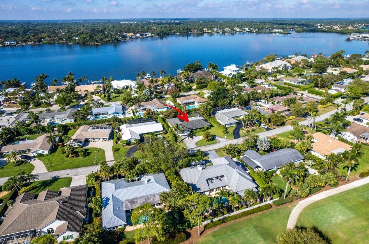225 Golfview Dr, Jupiter, FL 33469-1922