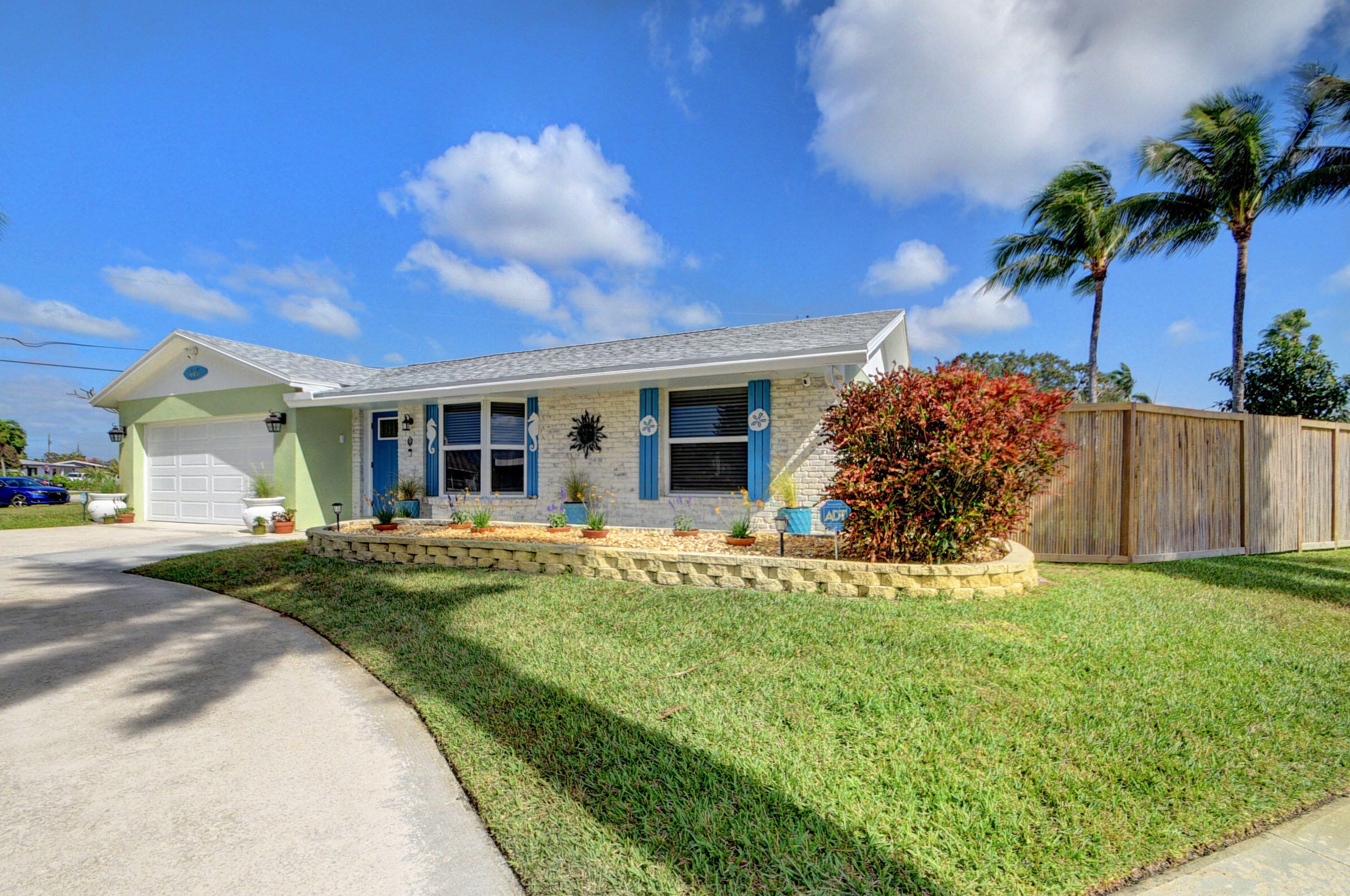 416 Santa Anna Dr, Lake Worth, FL 33461-1524