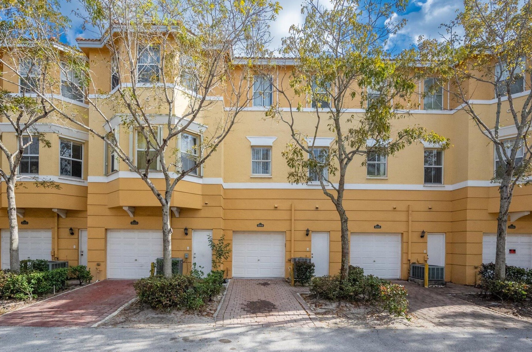 2504 Shoma Dr, West Palm Beach FL  33414-4357 exterior