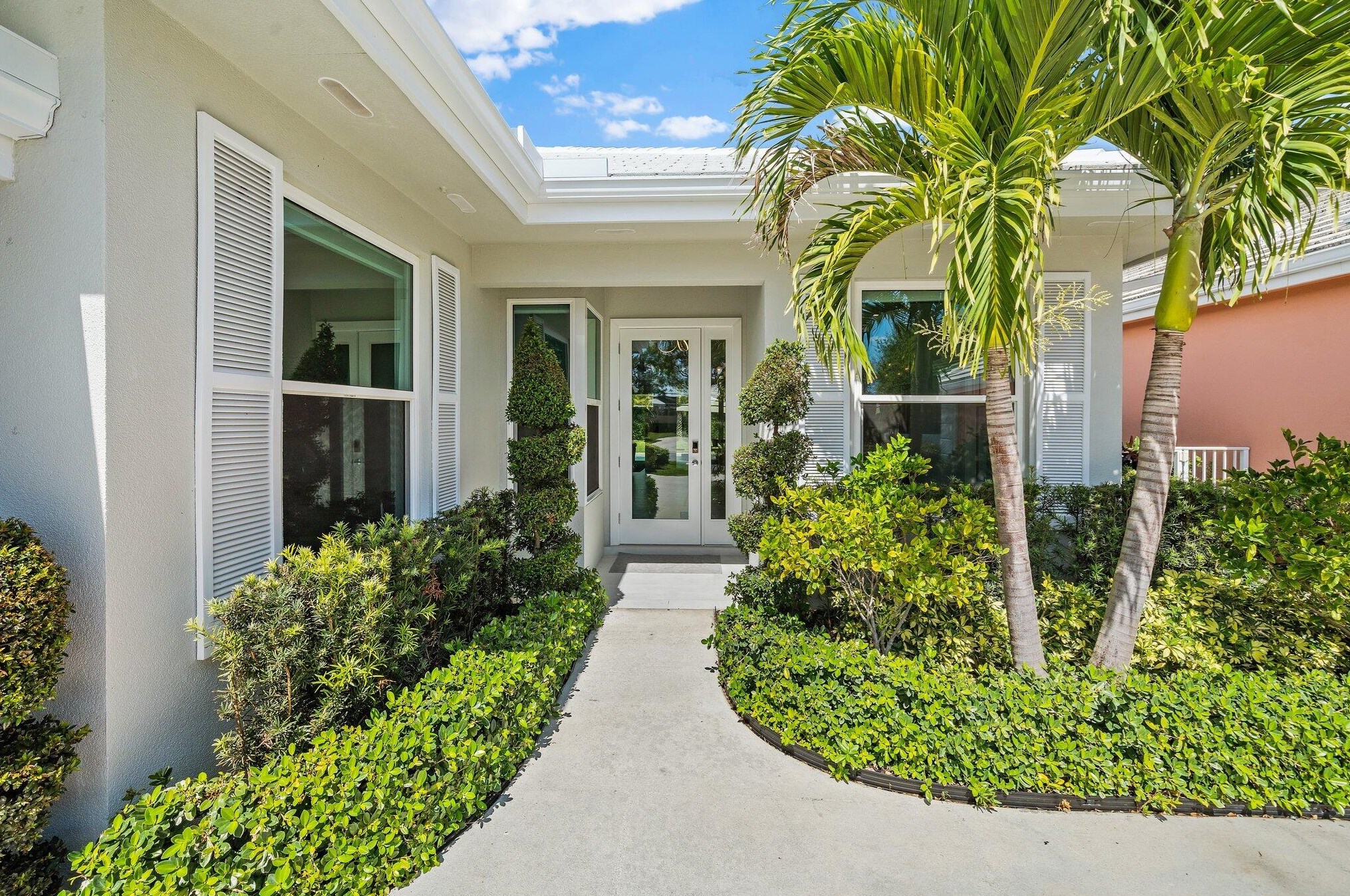 8683 Wakefield Dr, West Palm Beach, FL 33410