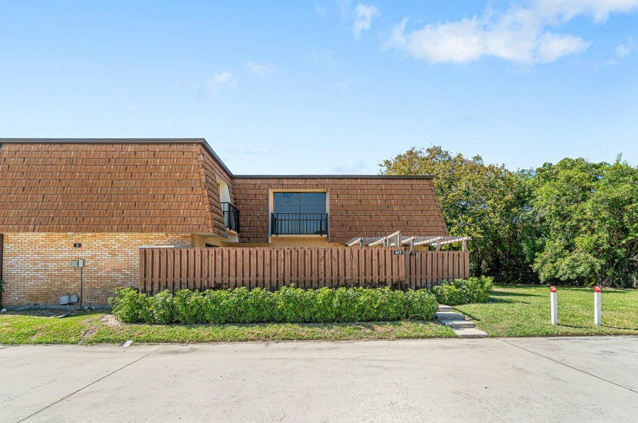 417 4th Ln, Lake Worth, FL 33463-4347