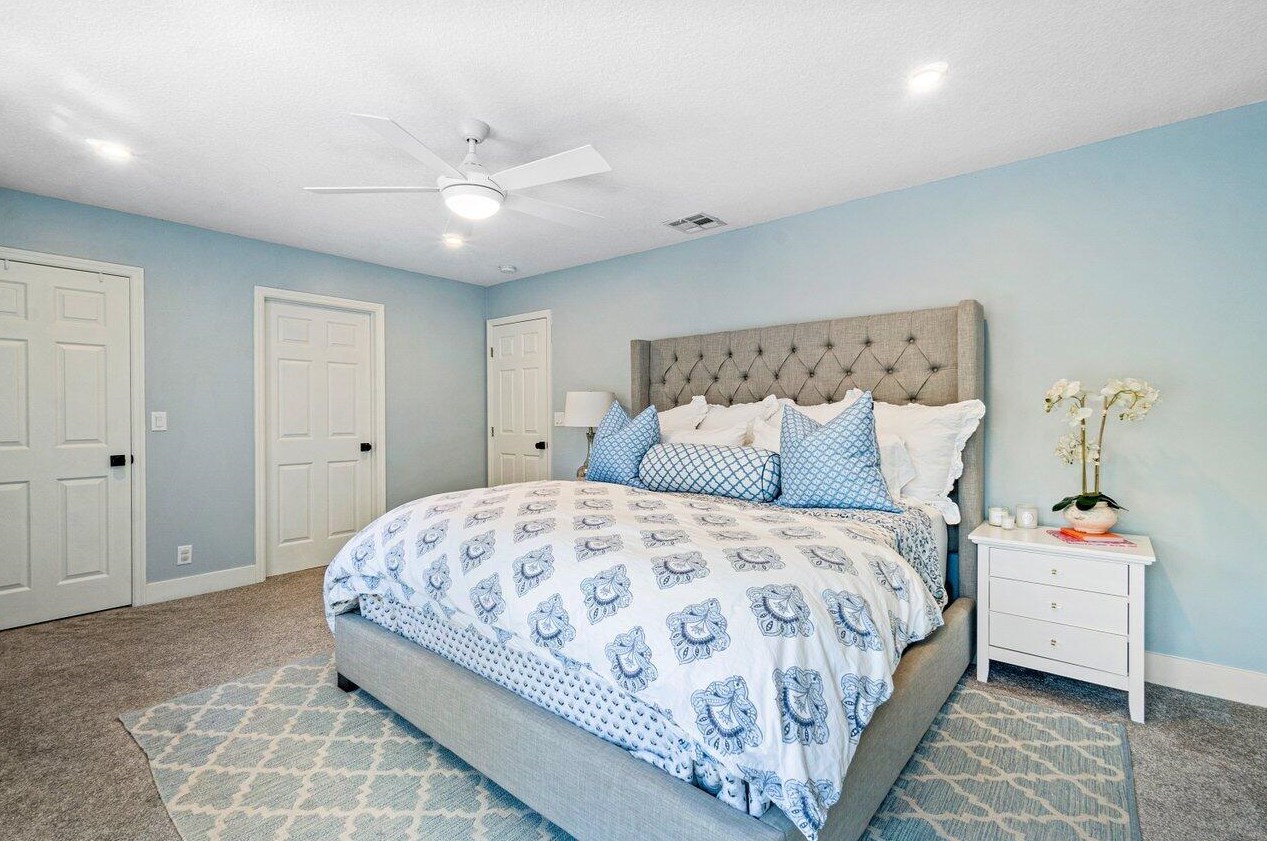 8878 Riverfront Ter, Jupiter FL  33469-1818 exterior