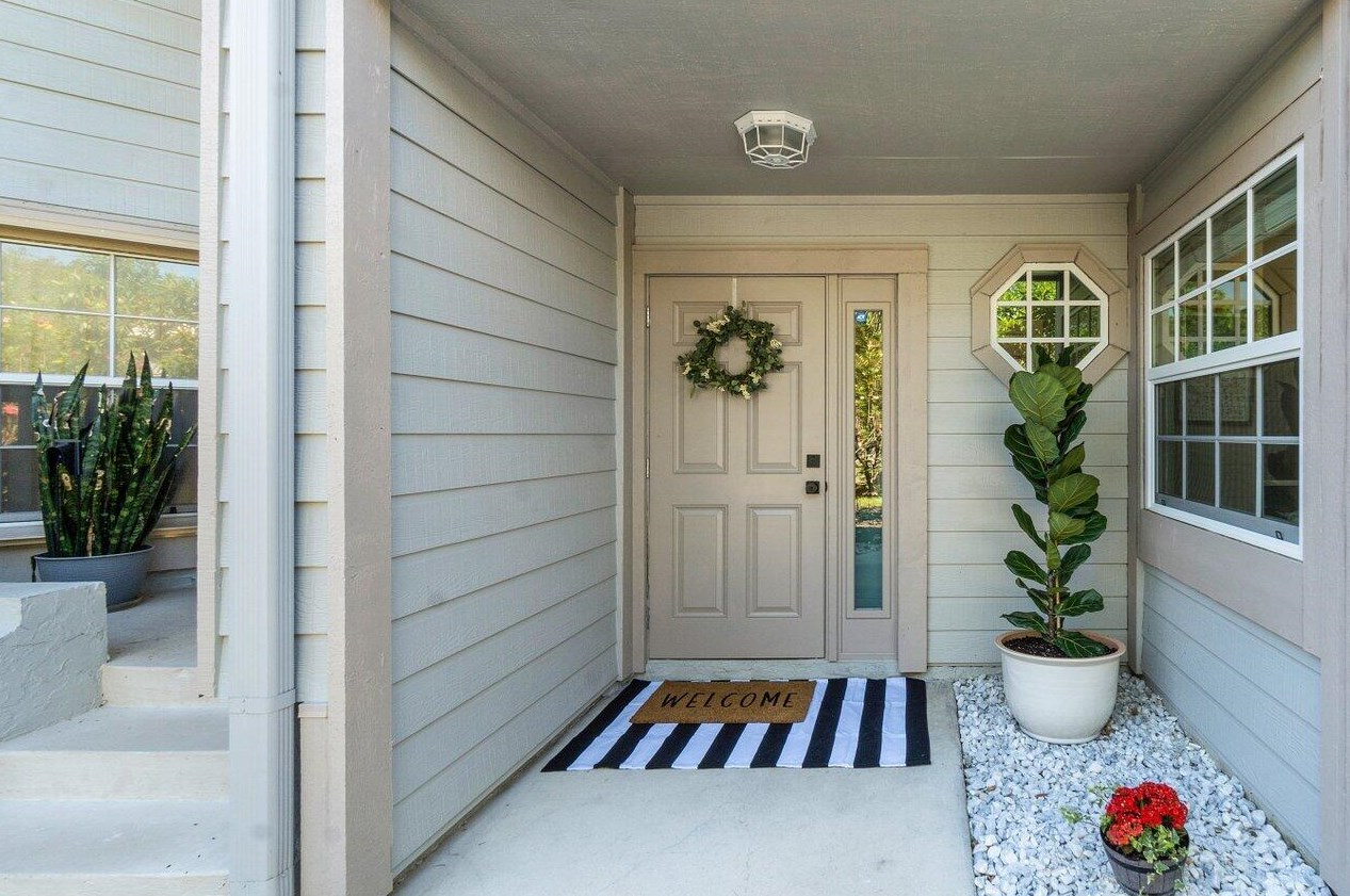 8878 Riverfront Ter, Jupiter FL  33469-1818 exterior