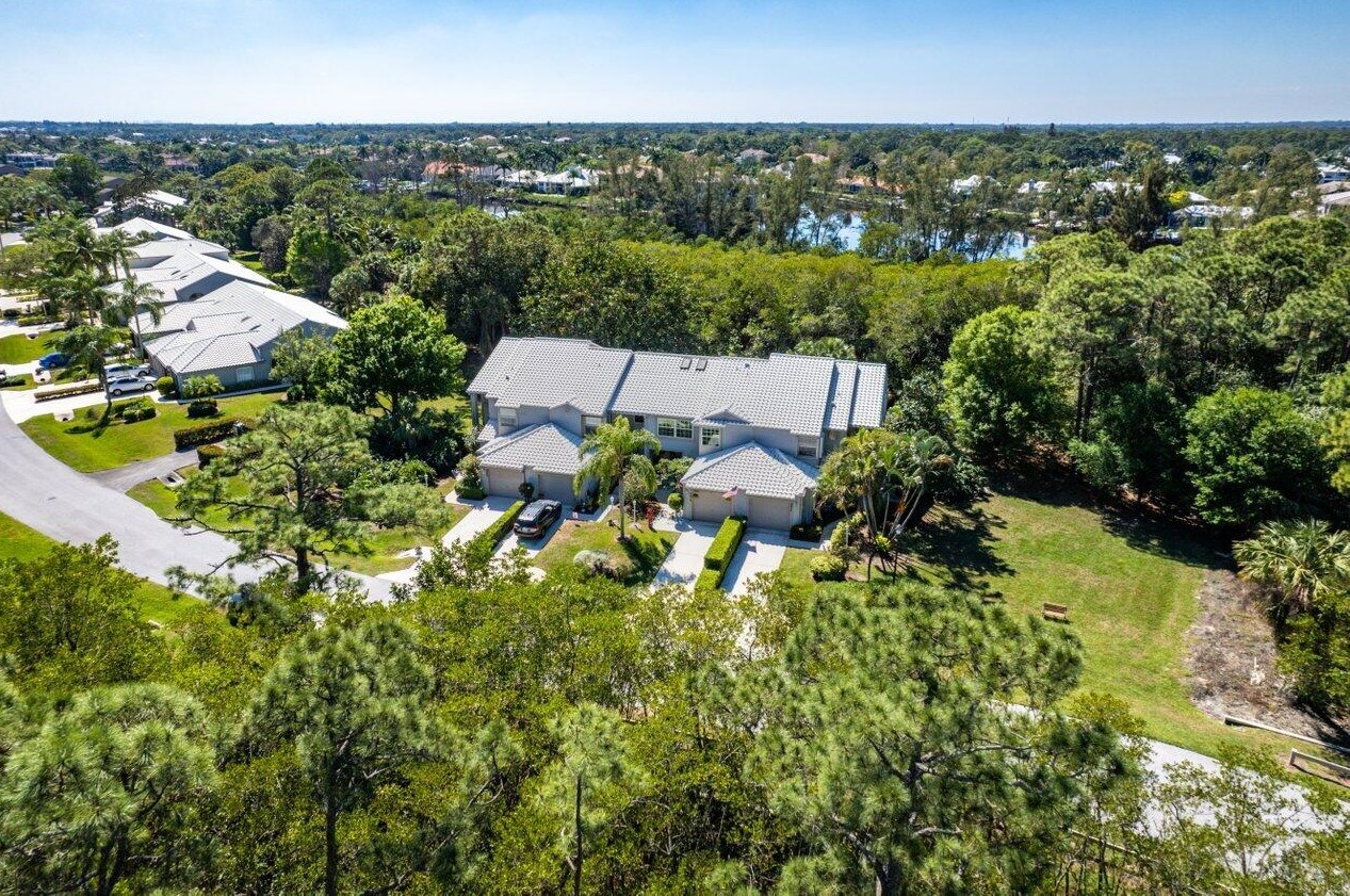 8878 Riverfront Ter, Jupiter FL  33469-1818 exterior