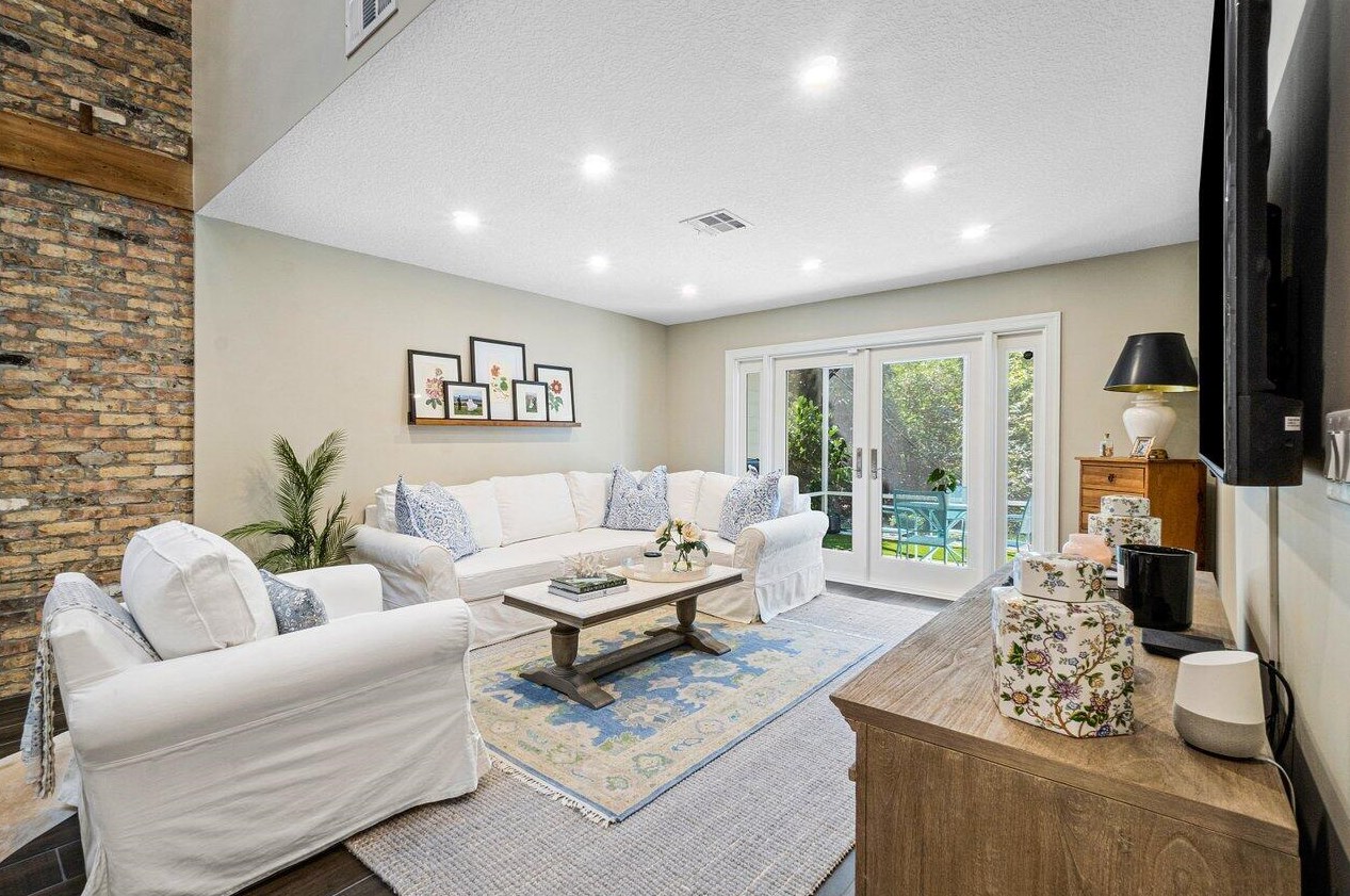 8878 Riverfront Ter, Jupiter FL  33469-1818 exterior