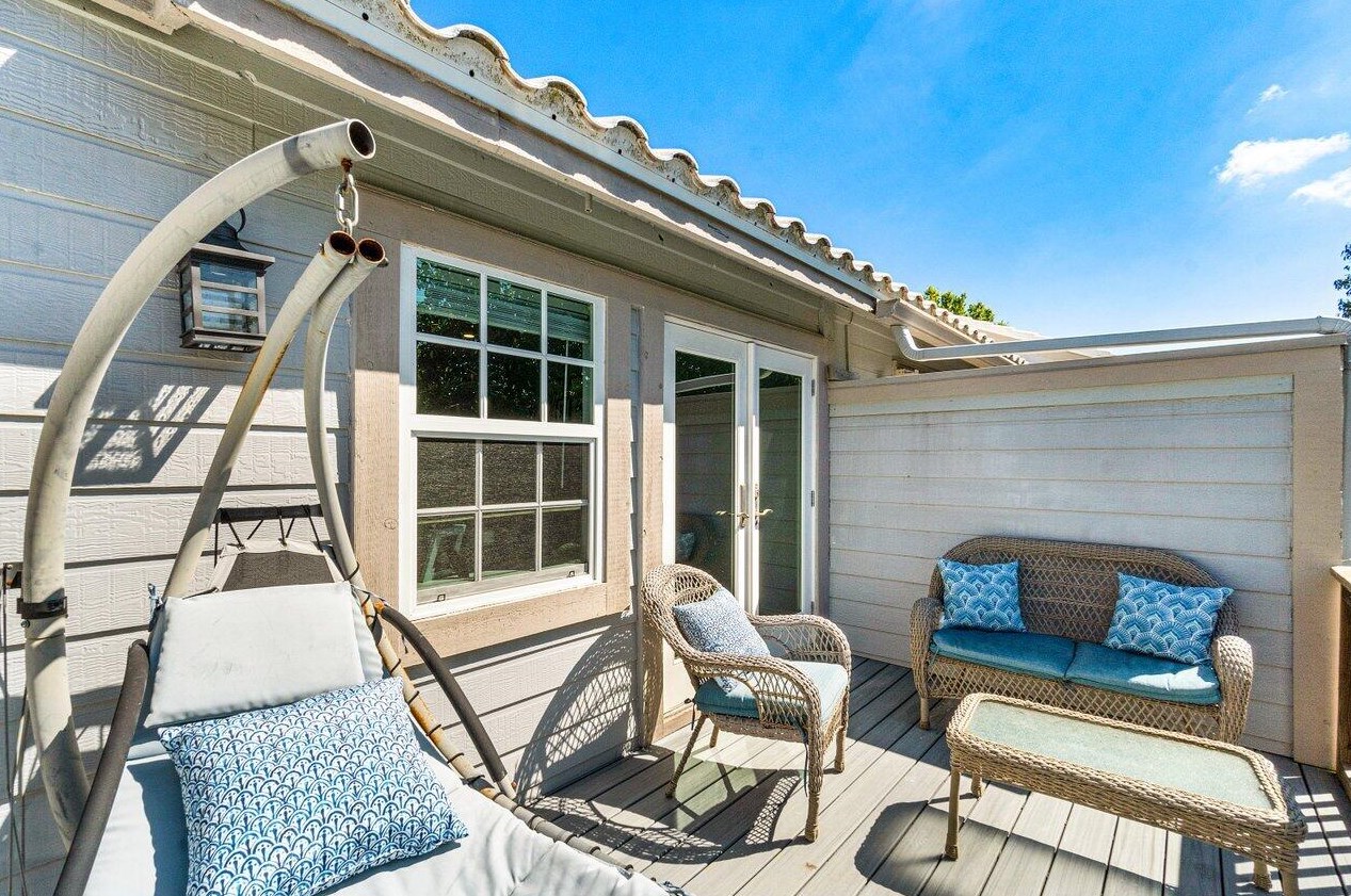 8878 Riverfront Ter, Jupiter FL  33469-1818 exterior