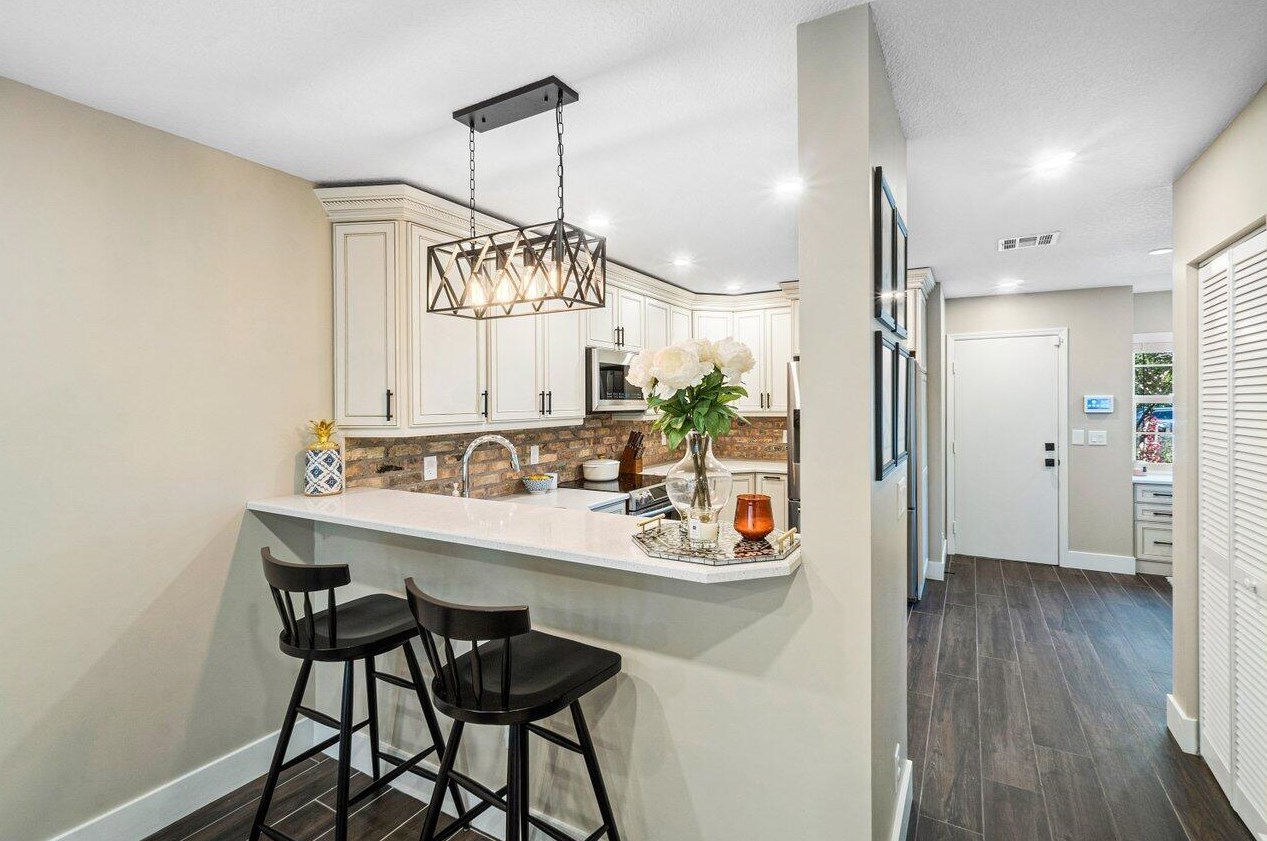 8878 Riverfront Ter, Jupiter FL  33469-1818 exterior