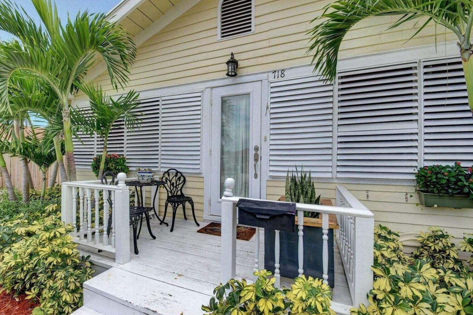 718 W Lakewood Rd, West Palm Beach, FL 33405