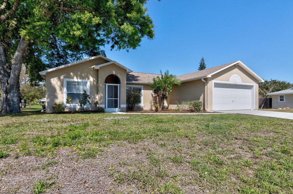 717 Tulip Dr, Sebastian, FL 32958