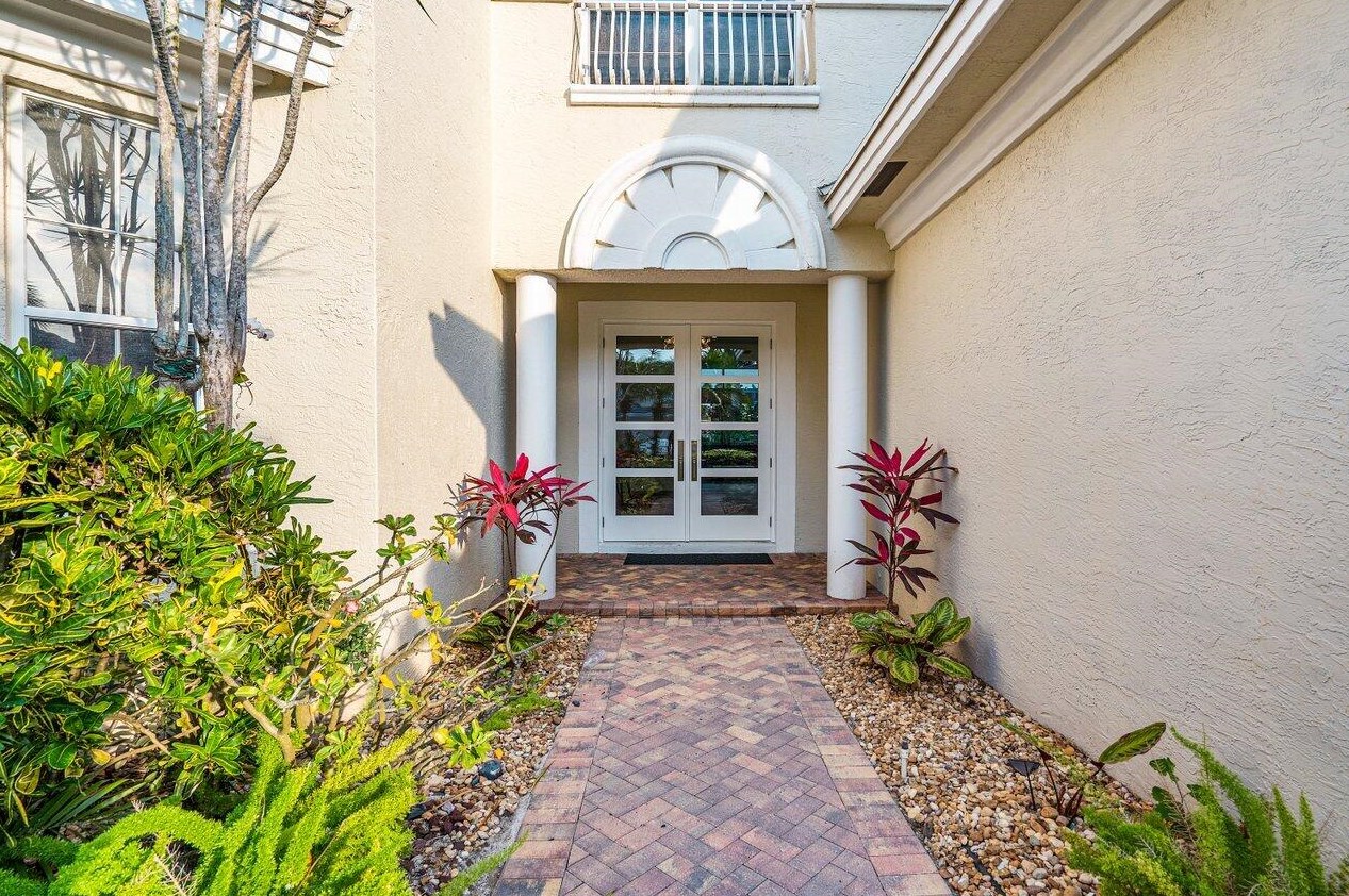 4190 Briarcliff Cir, Boca Raton FL  33496-4067 exterior