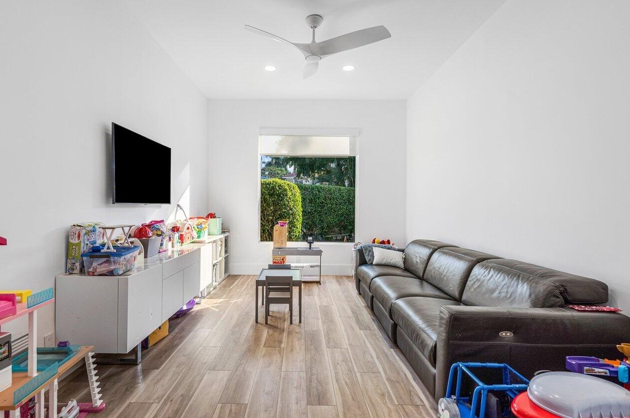 4190 Briarcliff Cir, Boca Raton FL  33496-4067 exterior