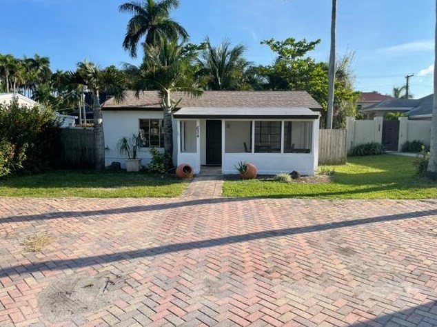 634 Oak St, Boynton Beach, FL 33435