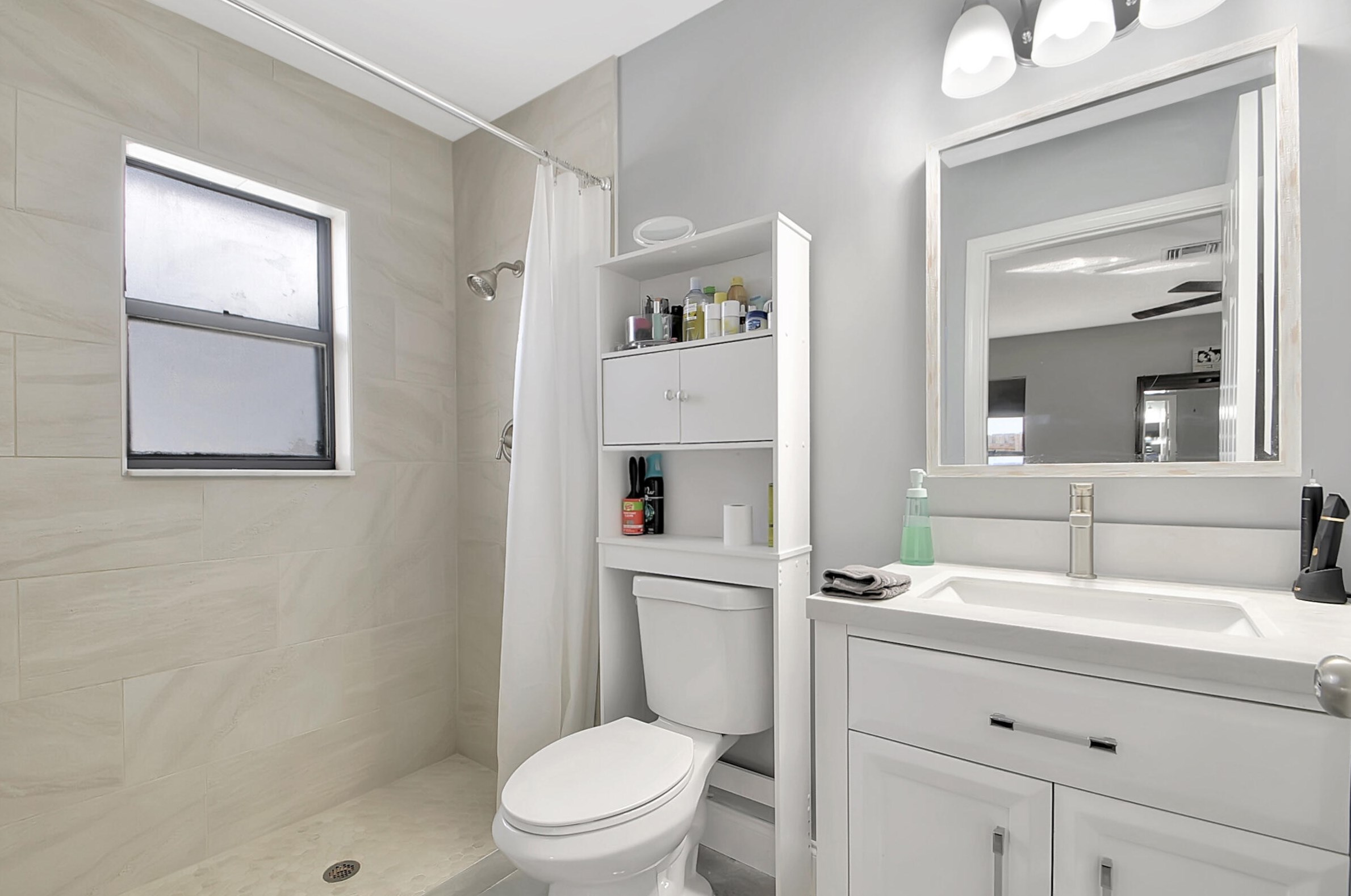 7595 Woodland Creek Ln, Lake Worth FL  33467-6582 exterior