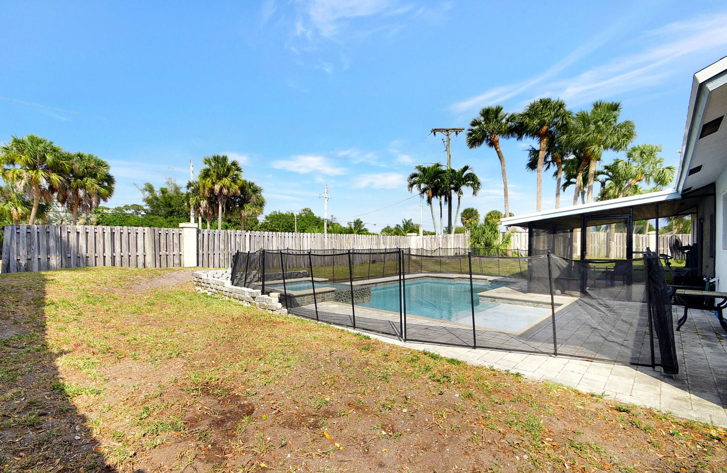 7595 Woodland Creek Ln, Lake Worth FL  33467-6582 exterior