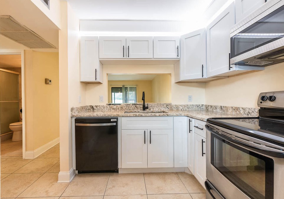 7101 Golf Colony Ct #105, Lake Worth, FL 33467