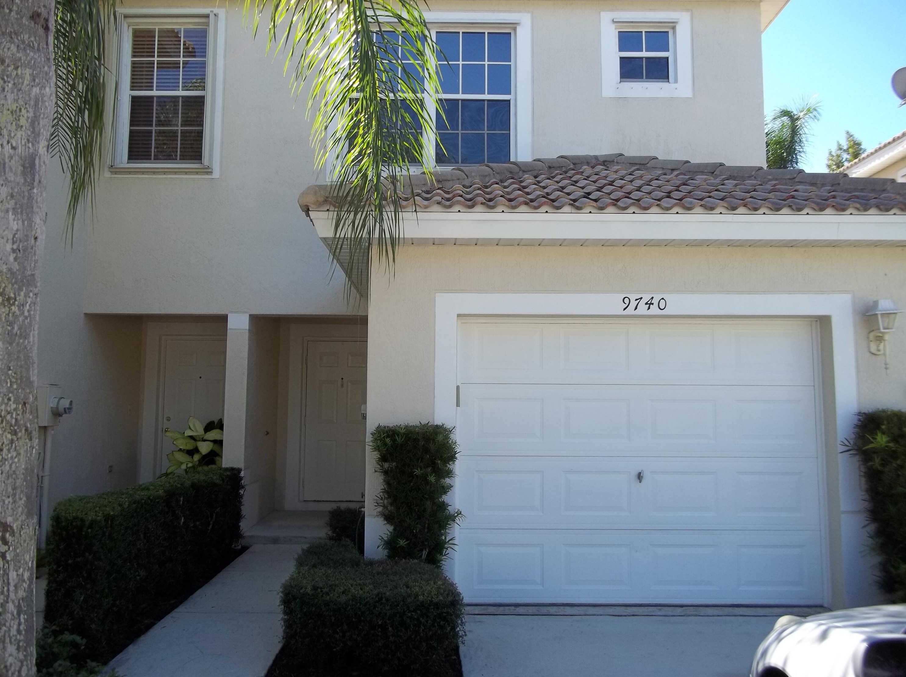 9740 Lago Dr, Boynton Beach, FL 33472-2770