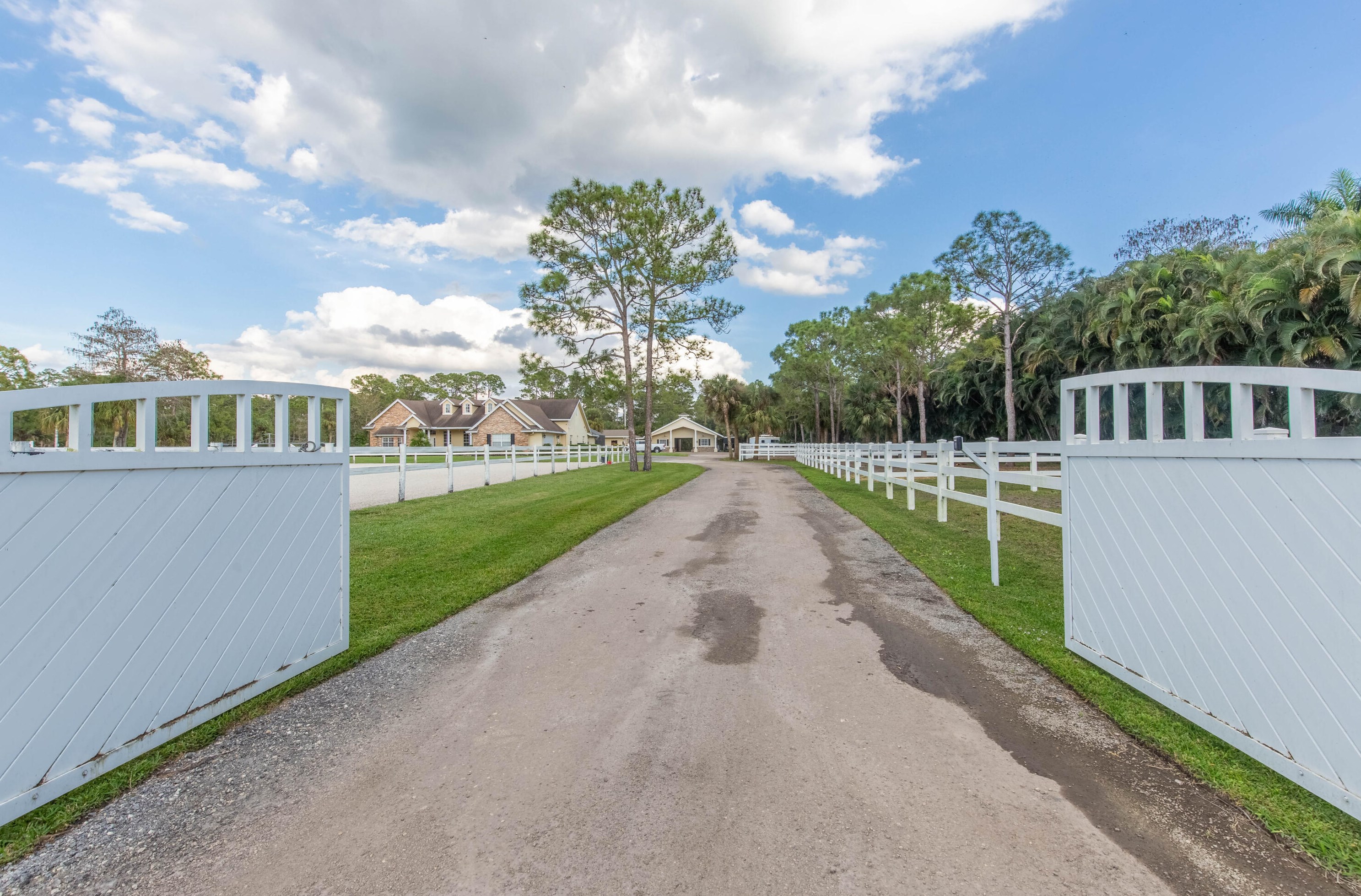 1464 Stallion Dr E, Town of Loxahatchee Groves, FL 33470