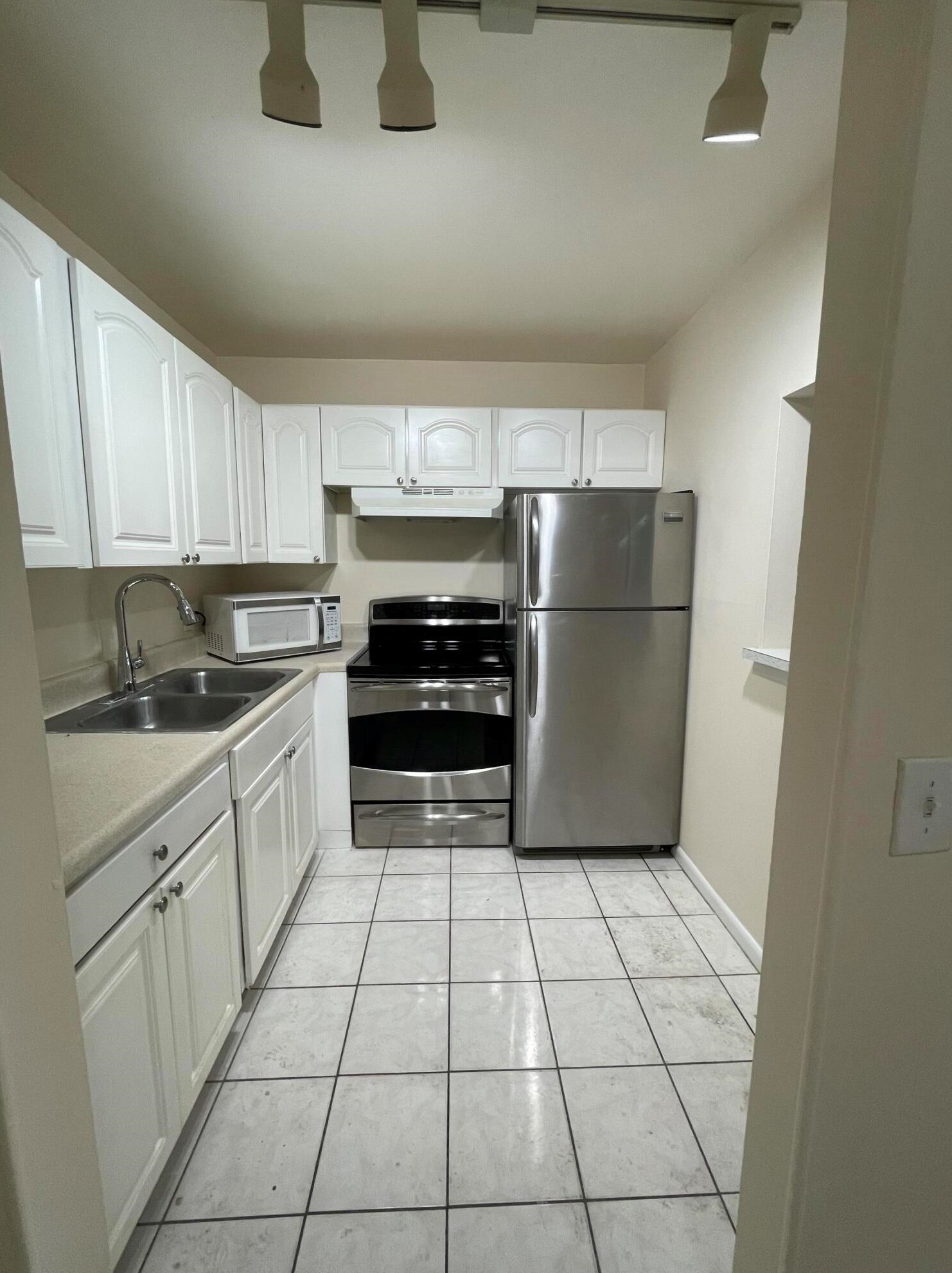 118 Kent H, West Palm Beach, FL 33417