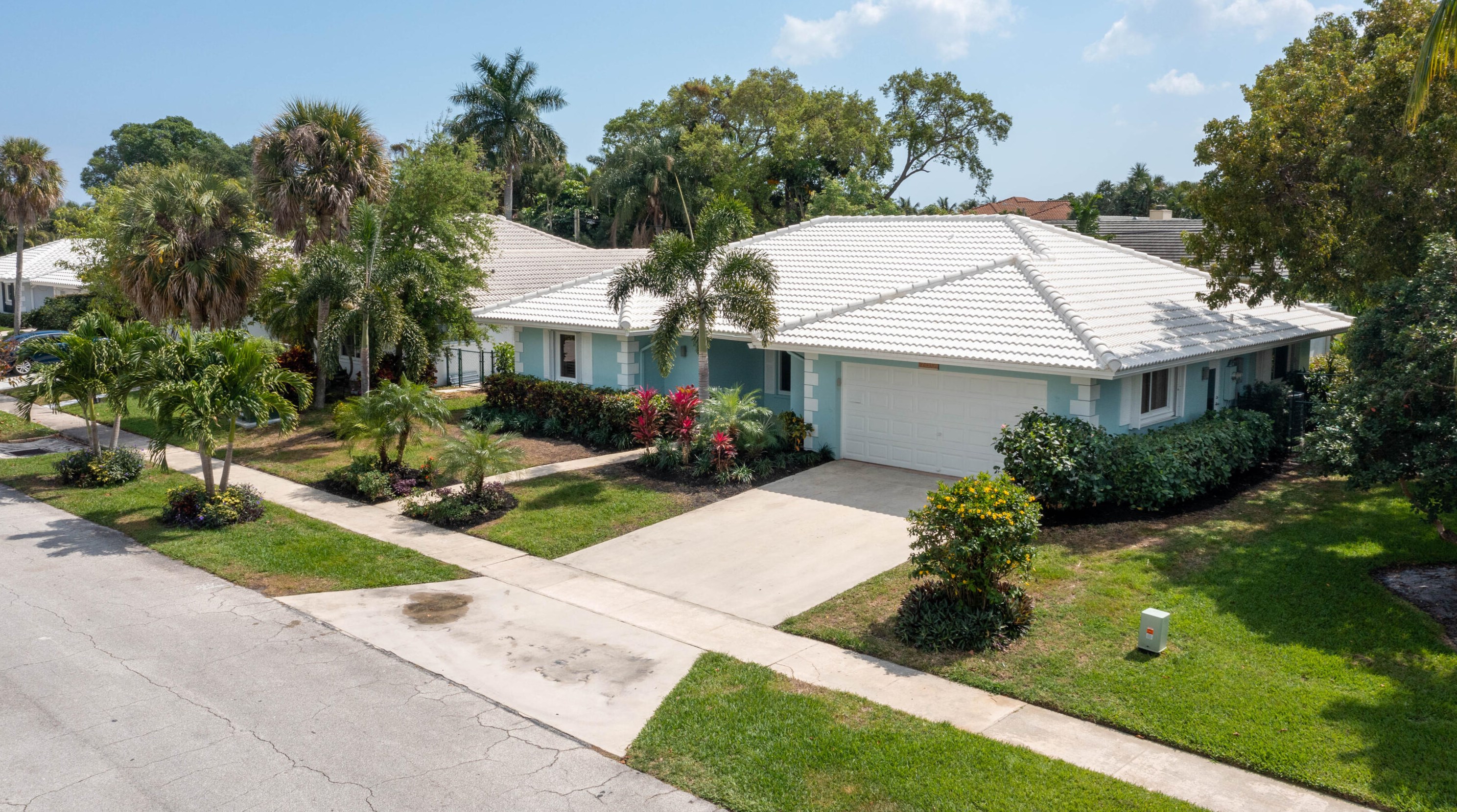 750 Elm Tree Ln, Boca Raton, FL 33486-5655