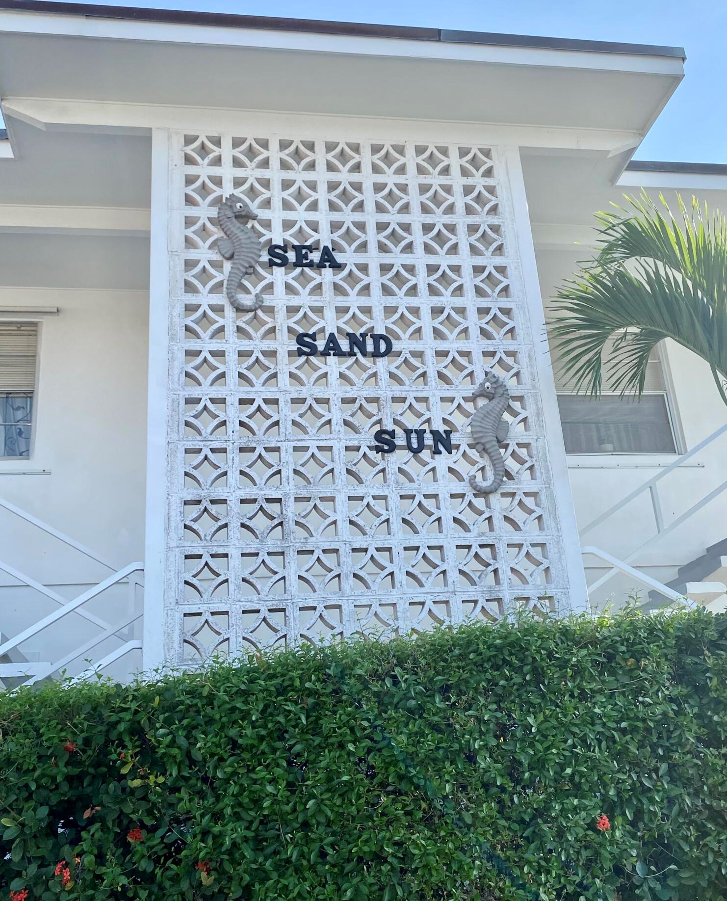 1251 Beach Rd, West Palm Beach, FL 33404