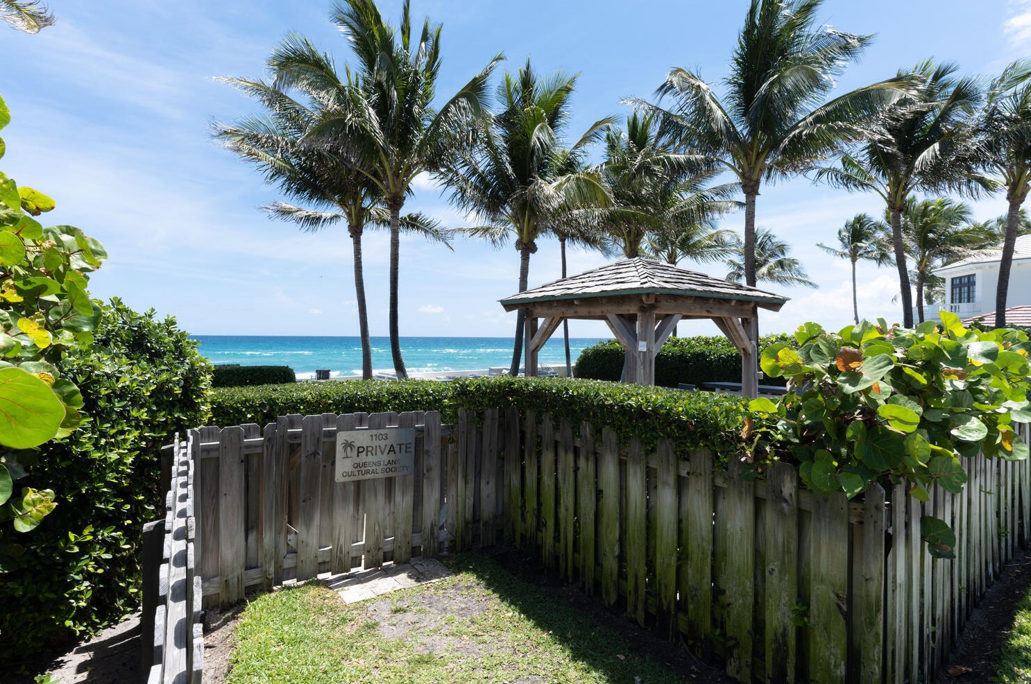 259 Queens Ln, Palm Beach, FL 33480