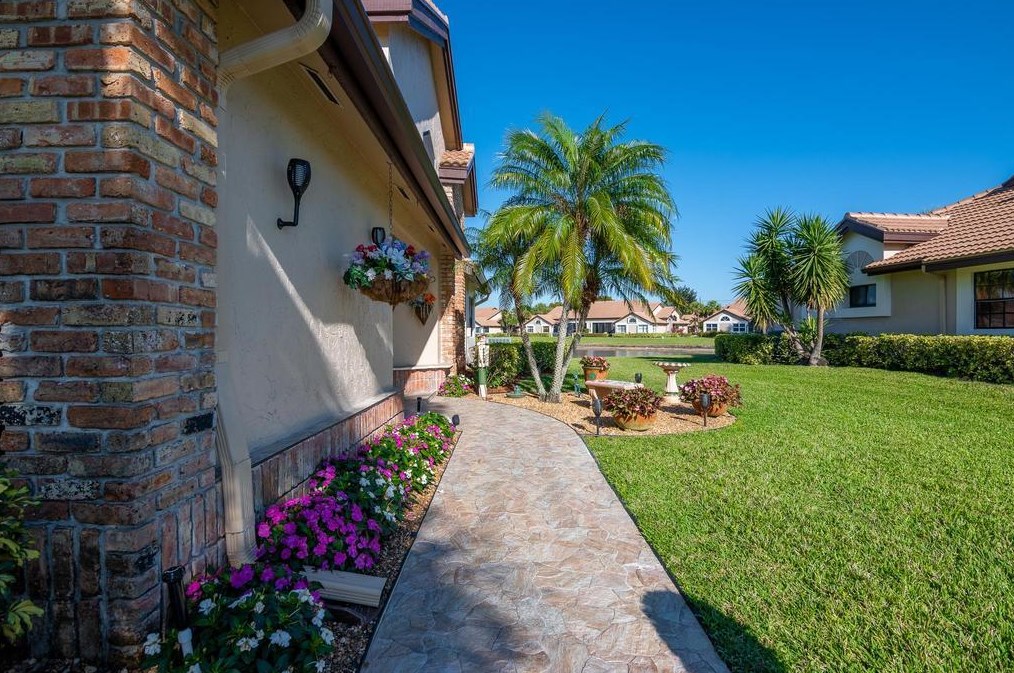 7211 Sweetbay Ct, Boynton Beach, FL 33472-5027