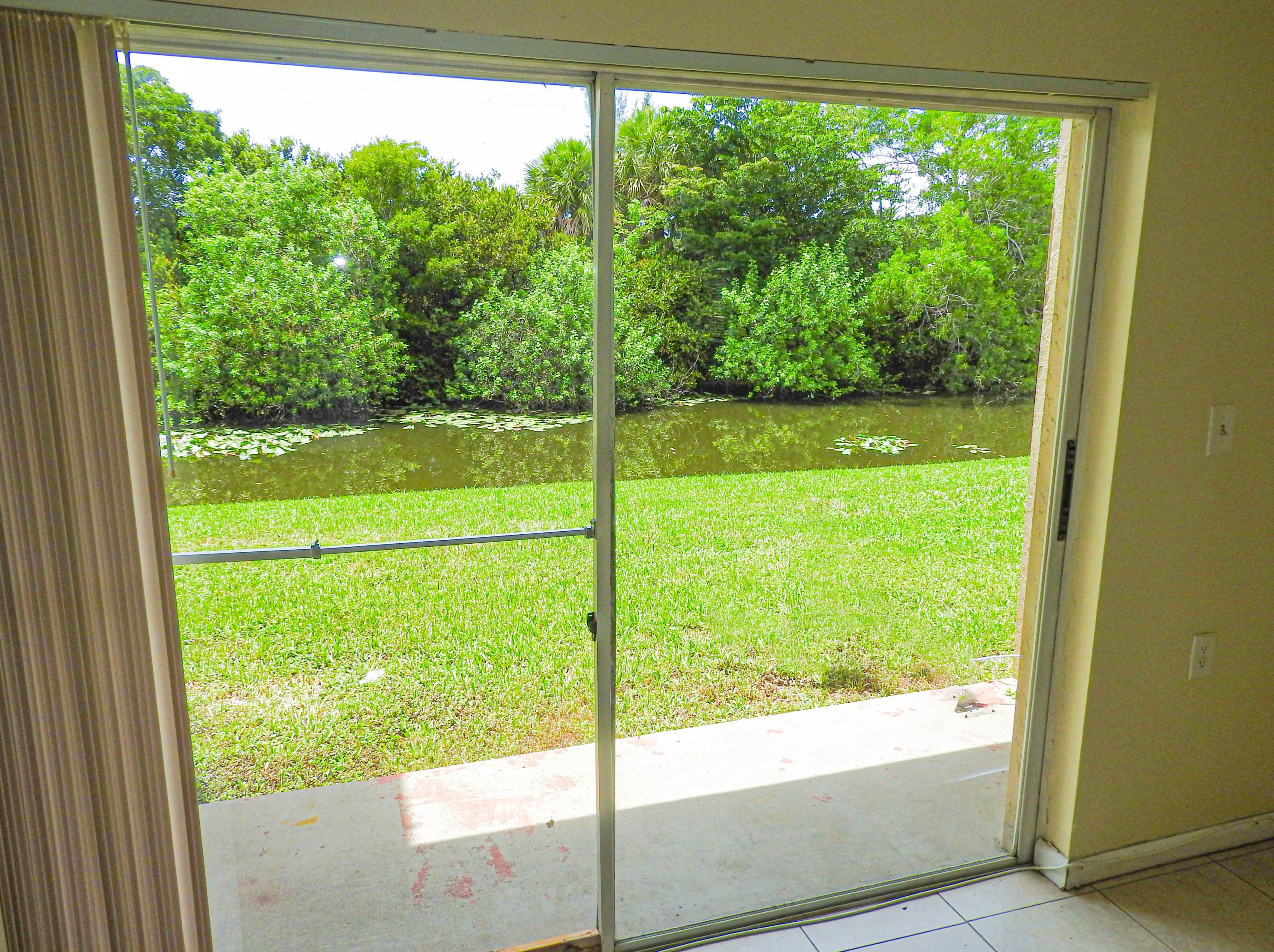 1141 Lake Victoria Dr Apt B, West Palm Beach, FL