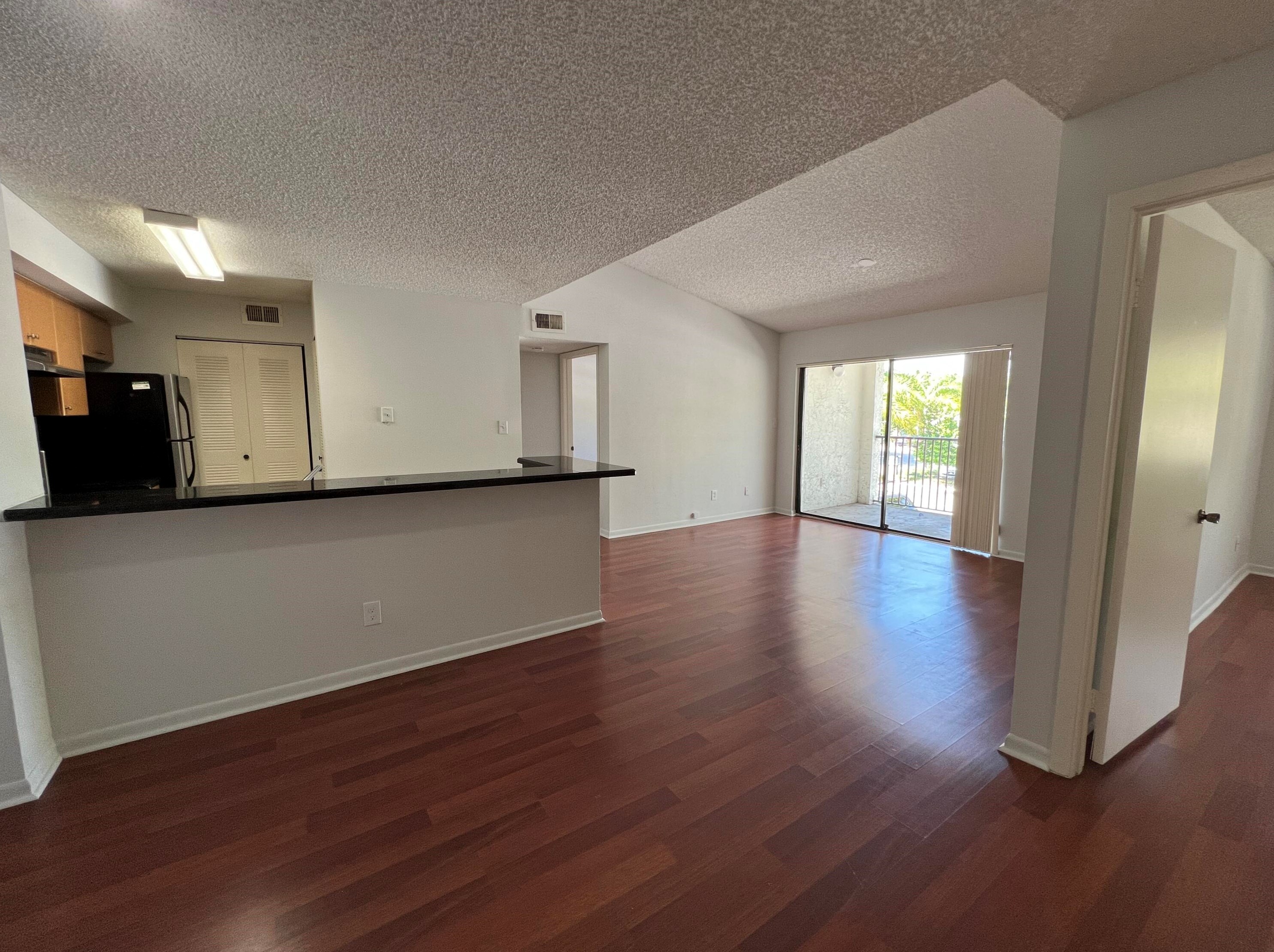 520 S Park Rd #28-12, Hollywood, FL