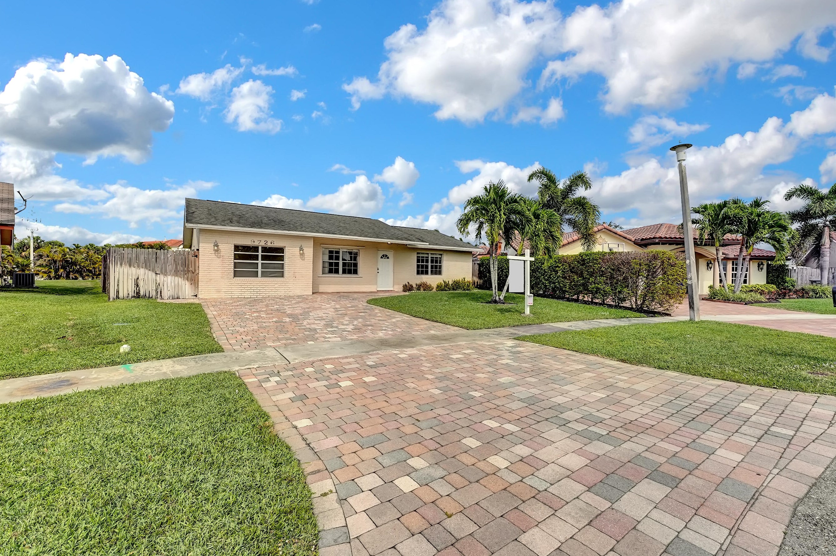 9726 Richmond Cir, Boca Raton FL  33434-2315 exterior