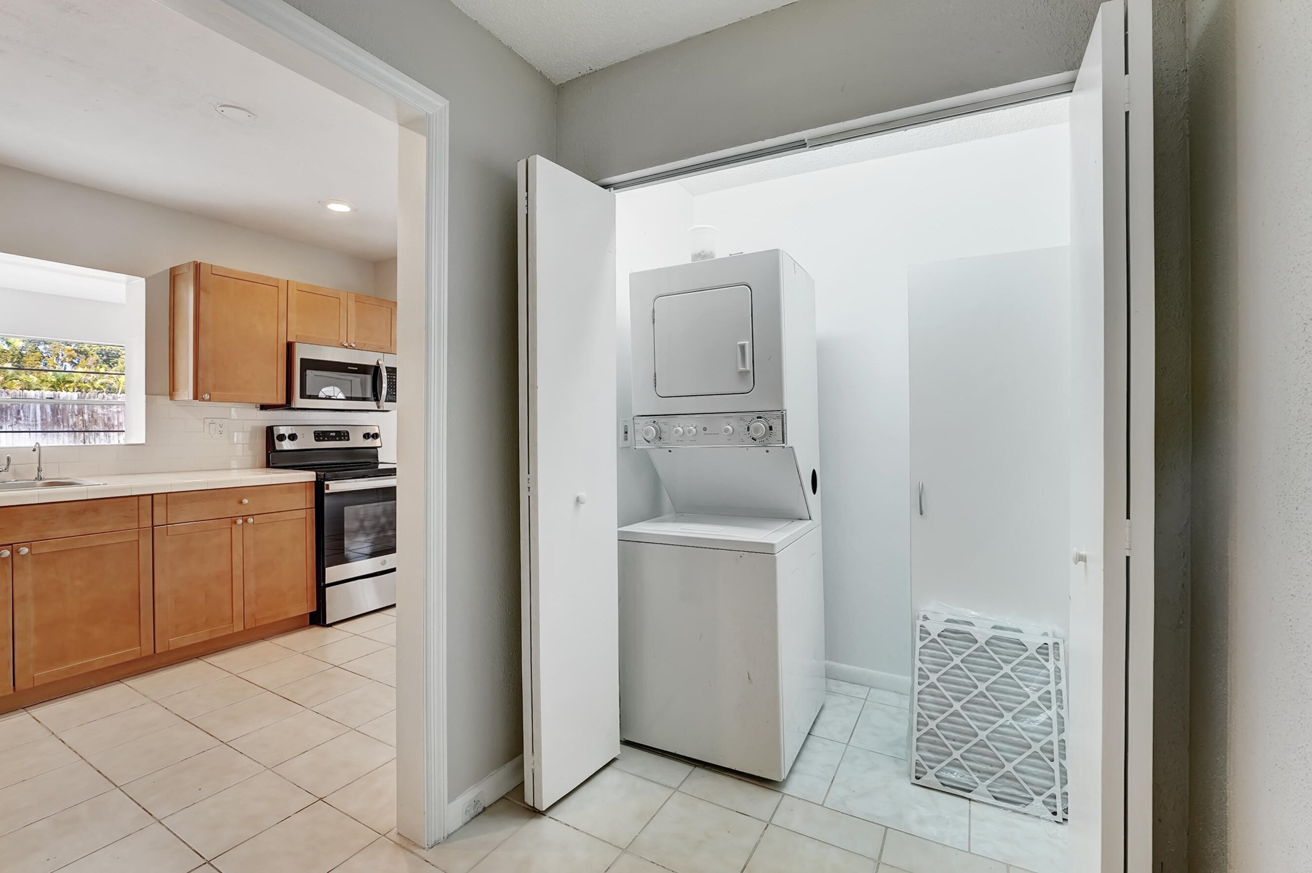 9726 Richmond Cir, Boca Raton FL  33434-2315 exterior