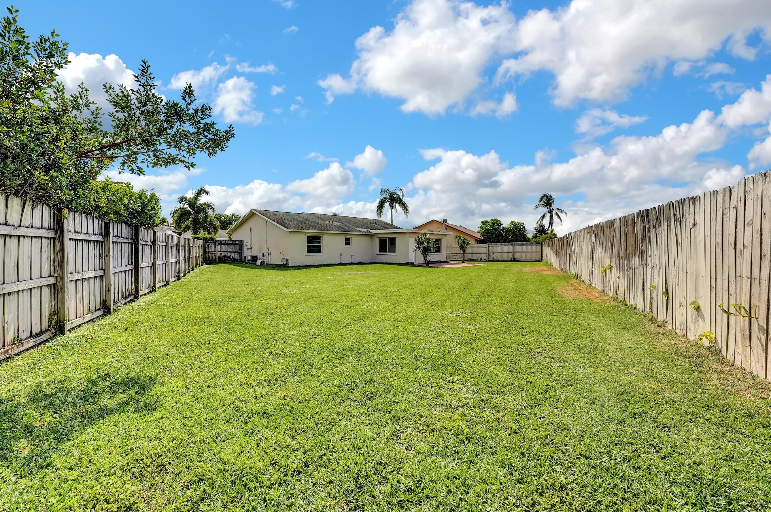 9726 Richmond Cir, Boca Raton FL  33434-2315 exterior