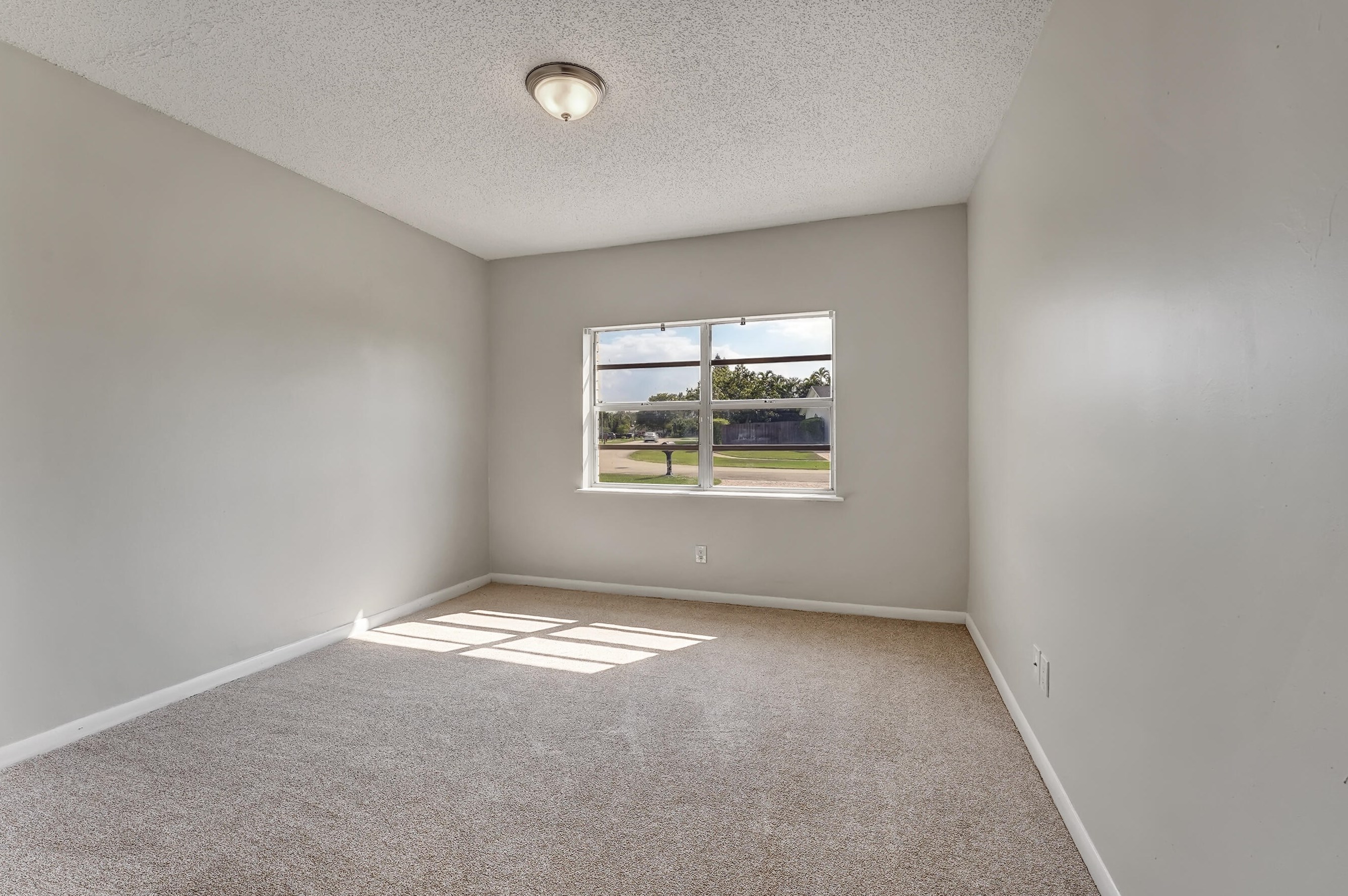 9726 Richmond Cir, Boca Raton FL  33434-2315 exterior