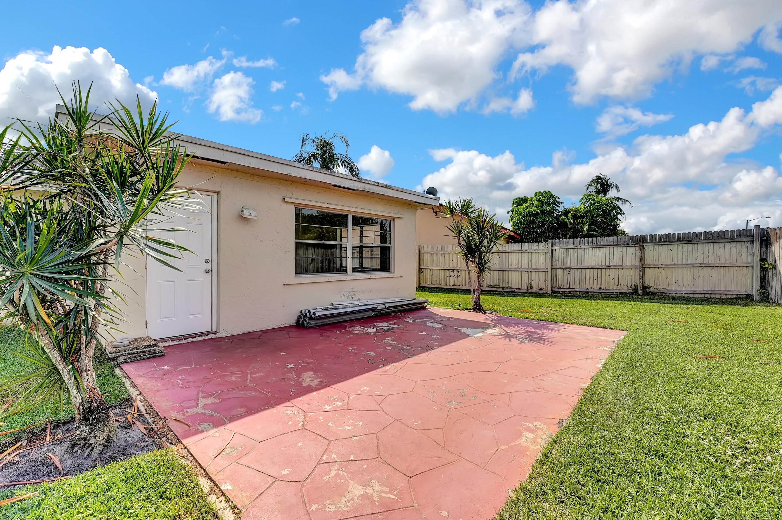 9726 Richmond Cir, Boca Raton FL  33434-2315 exterior