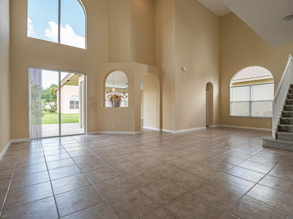 5719 Place Lake Dr, Fort Pierce, FL 34951