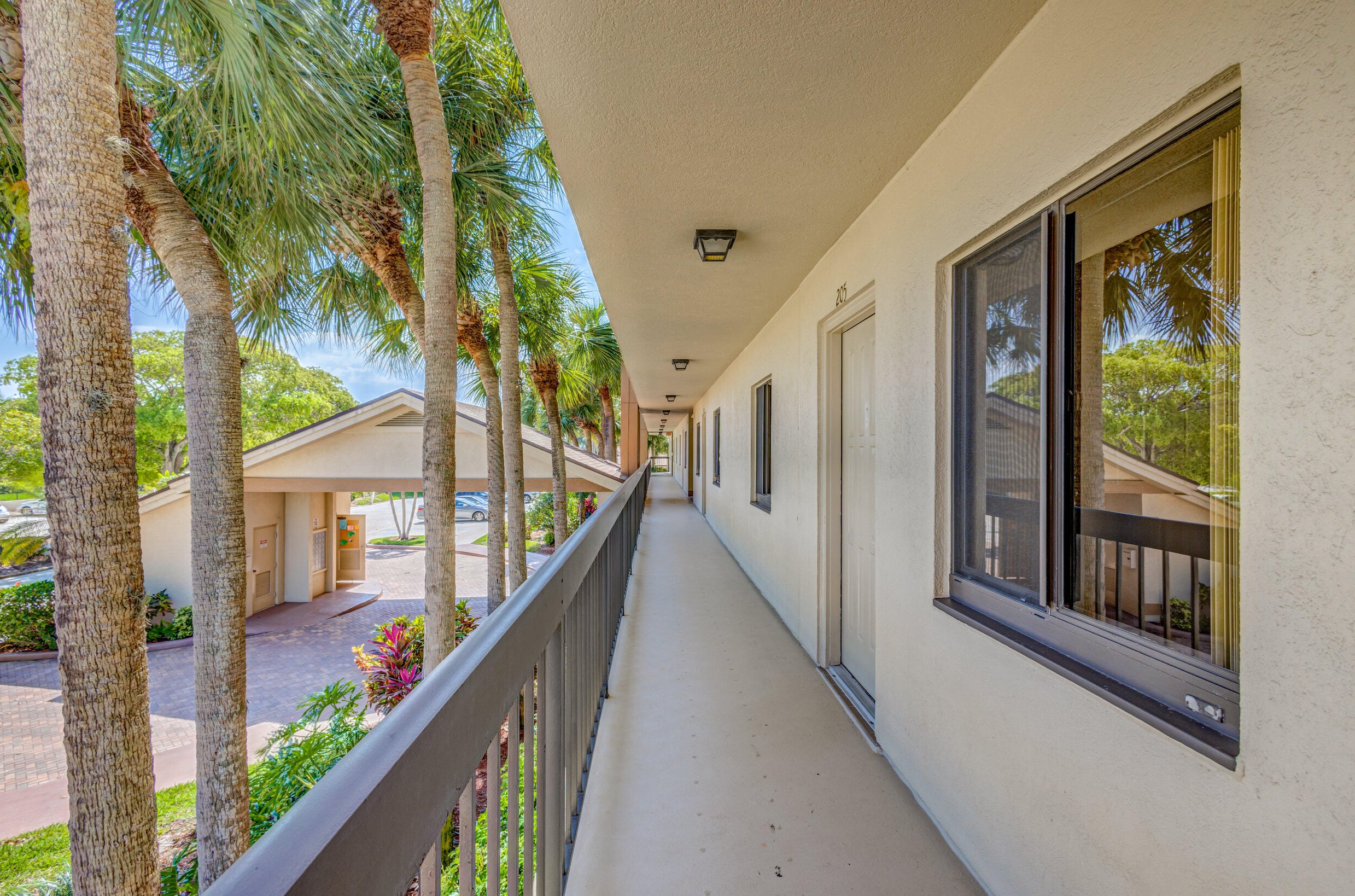 901 Seafarer Cir #205, Jupiter, FL 33477