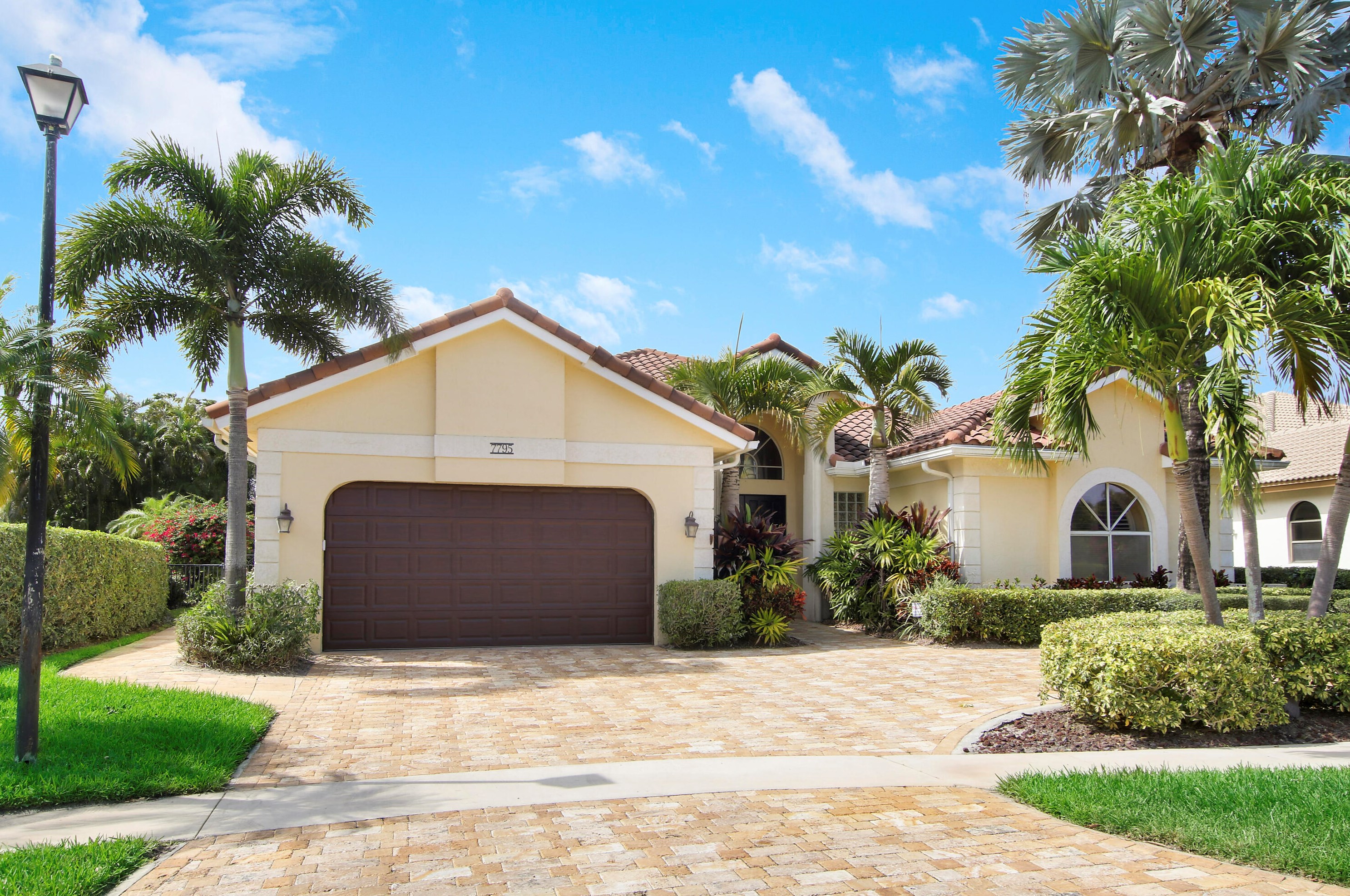 7795 La Corniche Cir, Boca Raton, FL 33433-6009