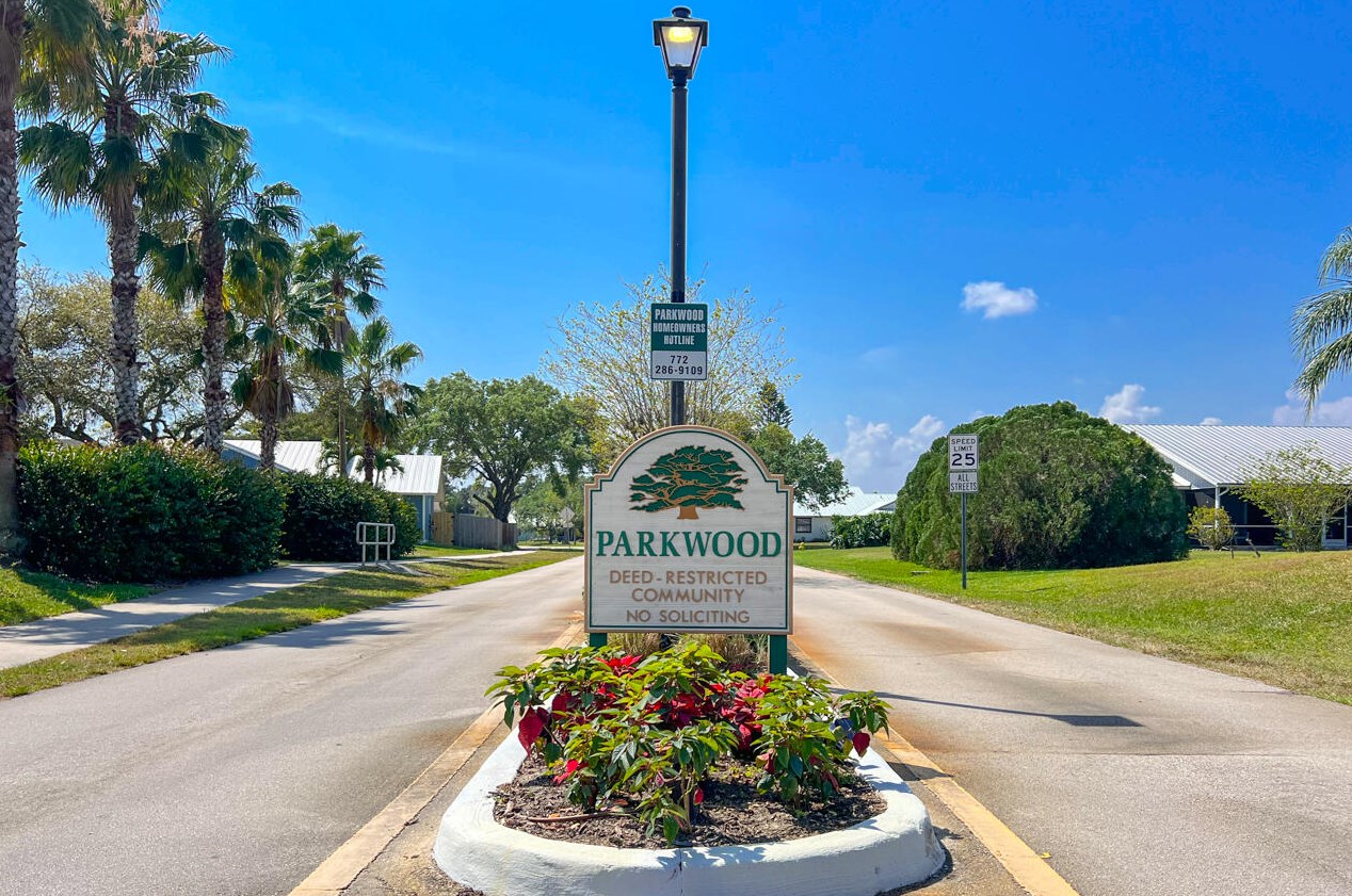 4266 Tamarind St, Stuart, FL 34997-2207