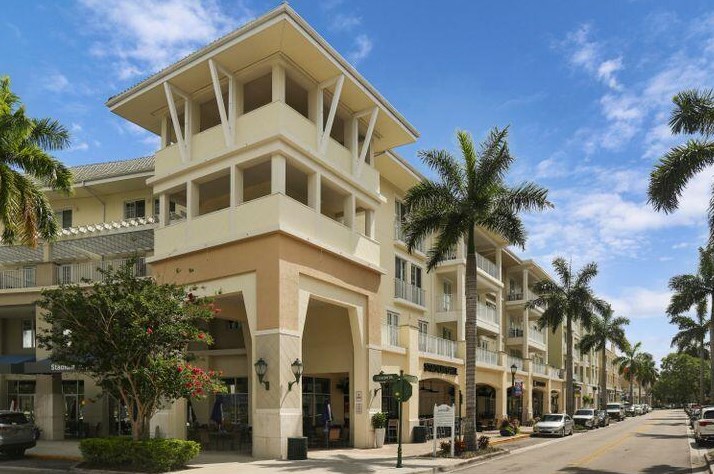 272 Village Blvd, Jupiter FL  33469-5305 exterior