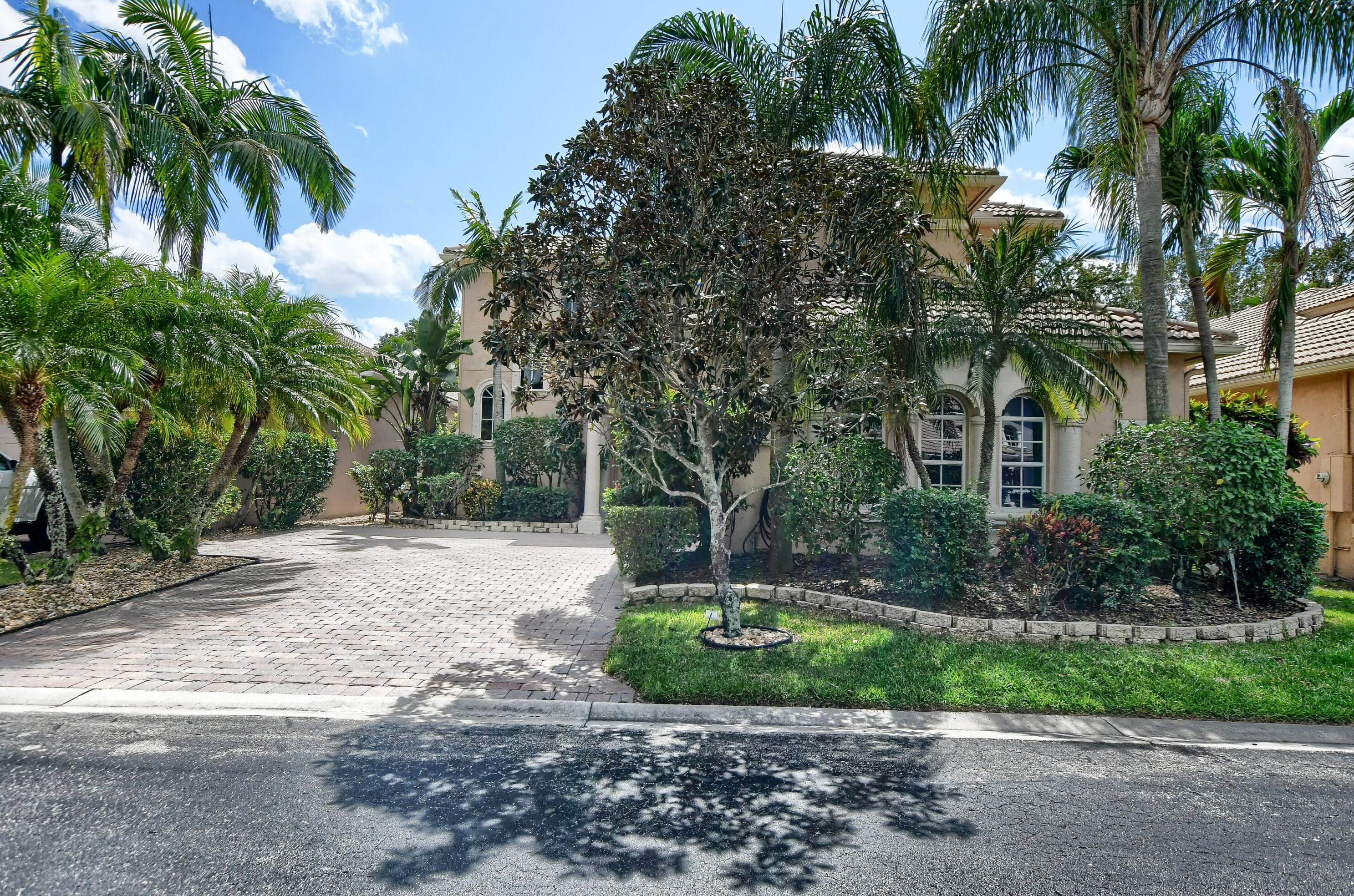 7050 Veneto Dr, Boynton Beach, FL 33437-3740