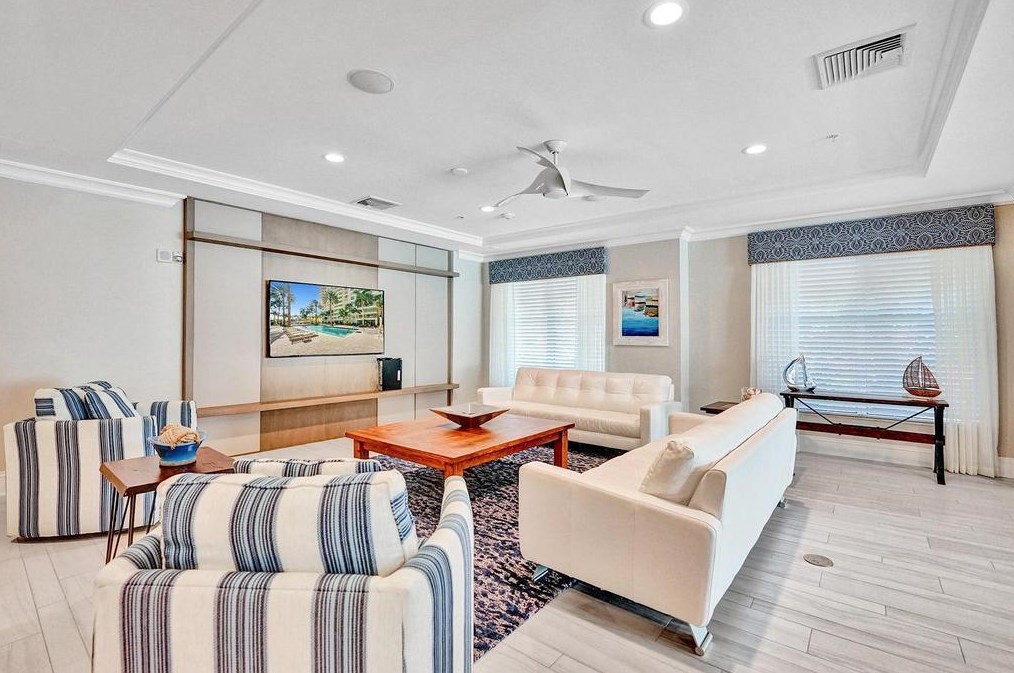 700 Boynton Beach Blvd, Boynton Beach FL 33426-3639 exterior