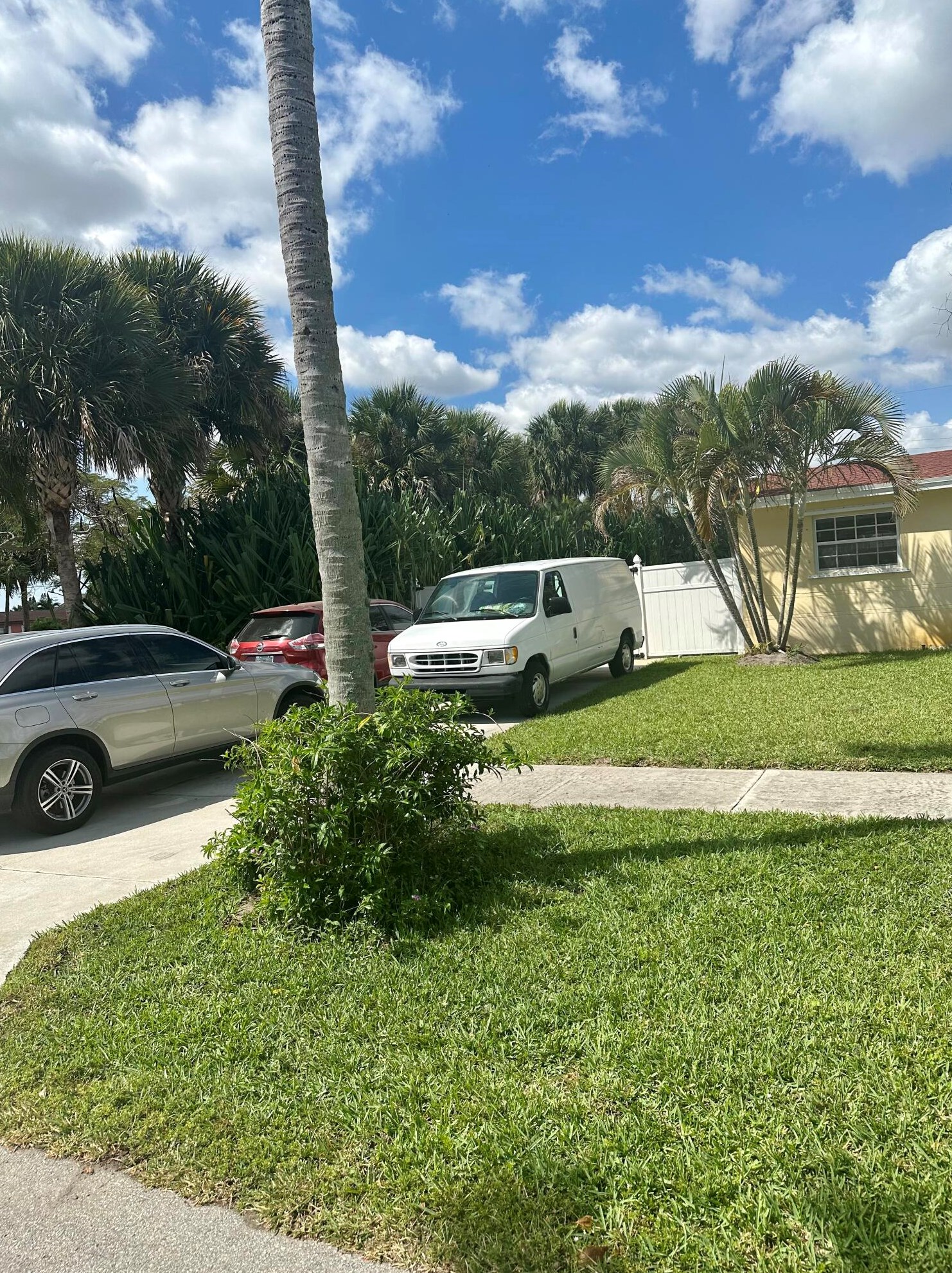 305 Poe Dr, Lake Worth, FL 33461-1914