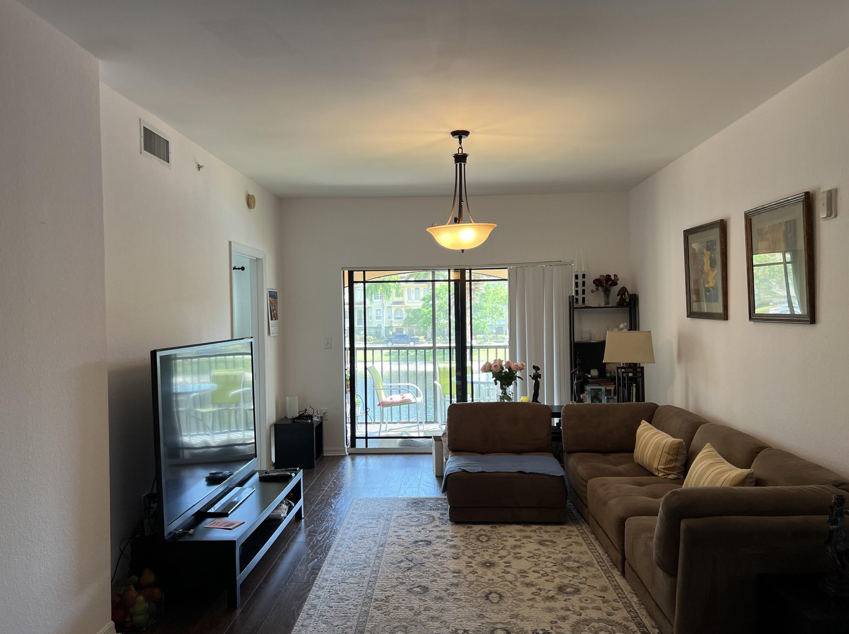 2807 Veronia Dr #113, West Palm Beach, FL 33410
