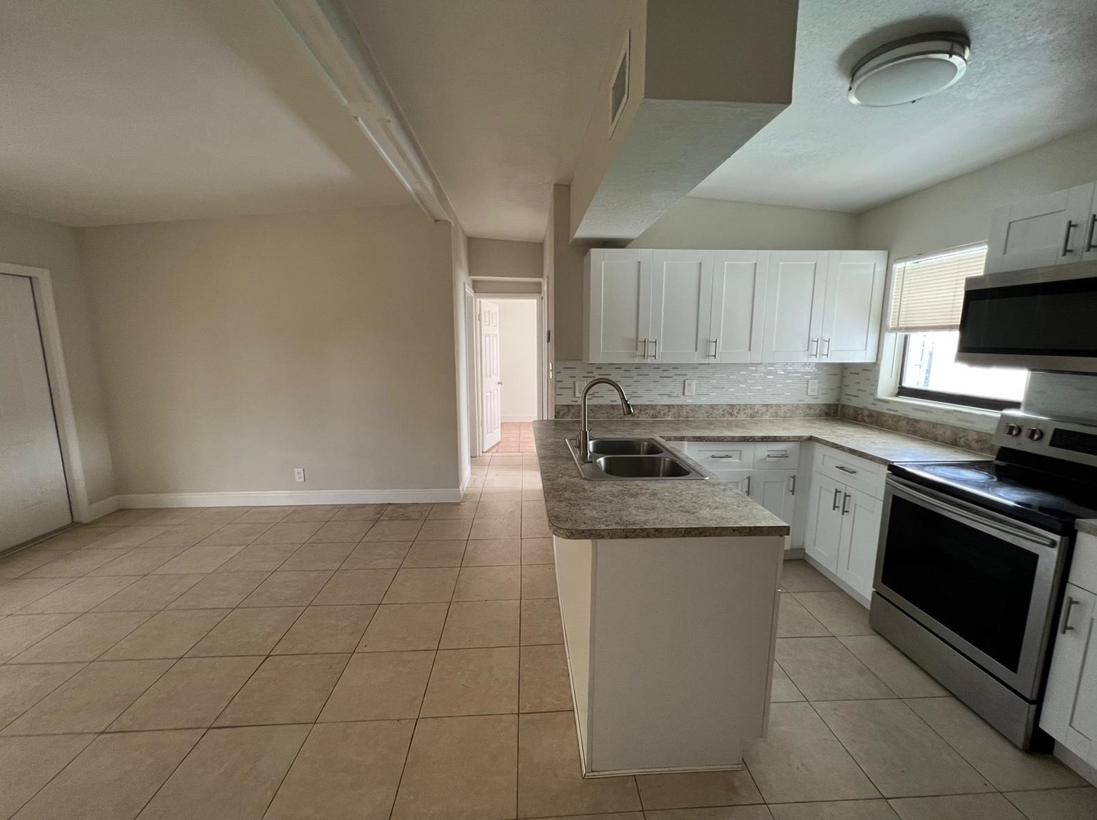 170 Tulip Tree Dr, Lake Worth FL  33462-5160 exterior