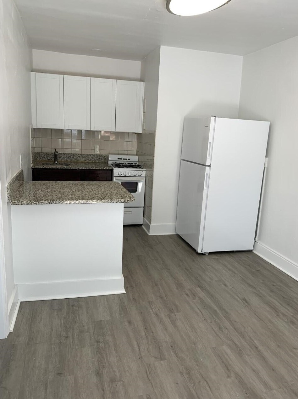 4561 Lake Ave #8, West Palm Beach, FL 33405