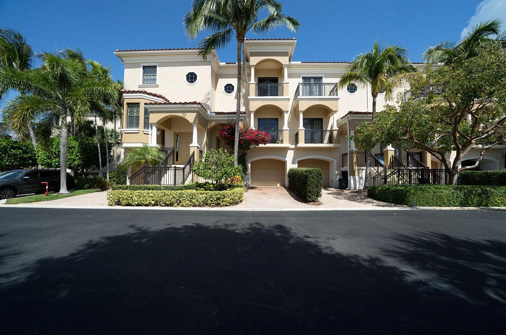 502 Del Sol Cir, Jupiter, FL 33469-2225