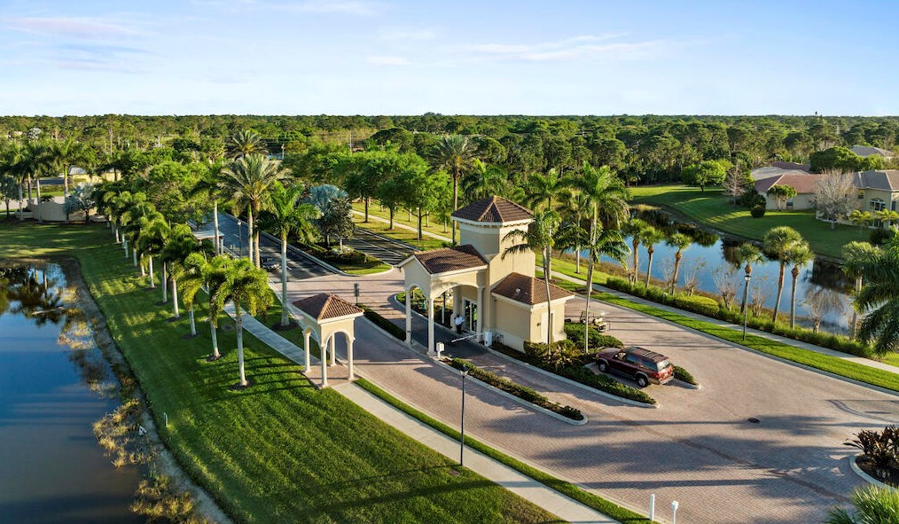 5771 Sunberry Cir, Fort Pierce, FL 34951