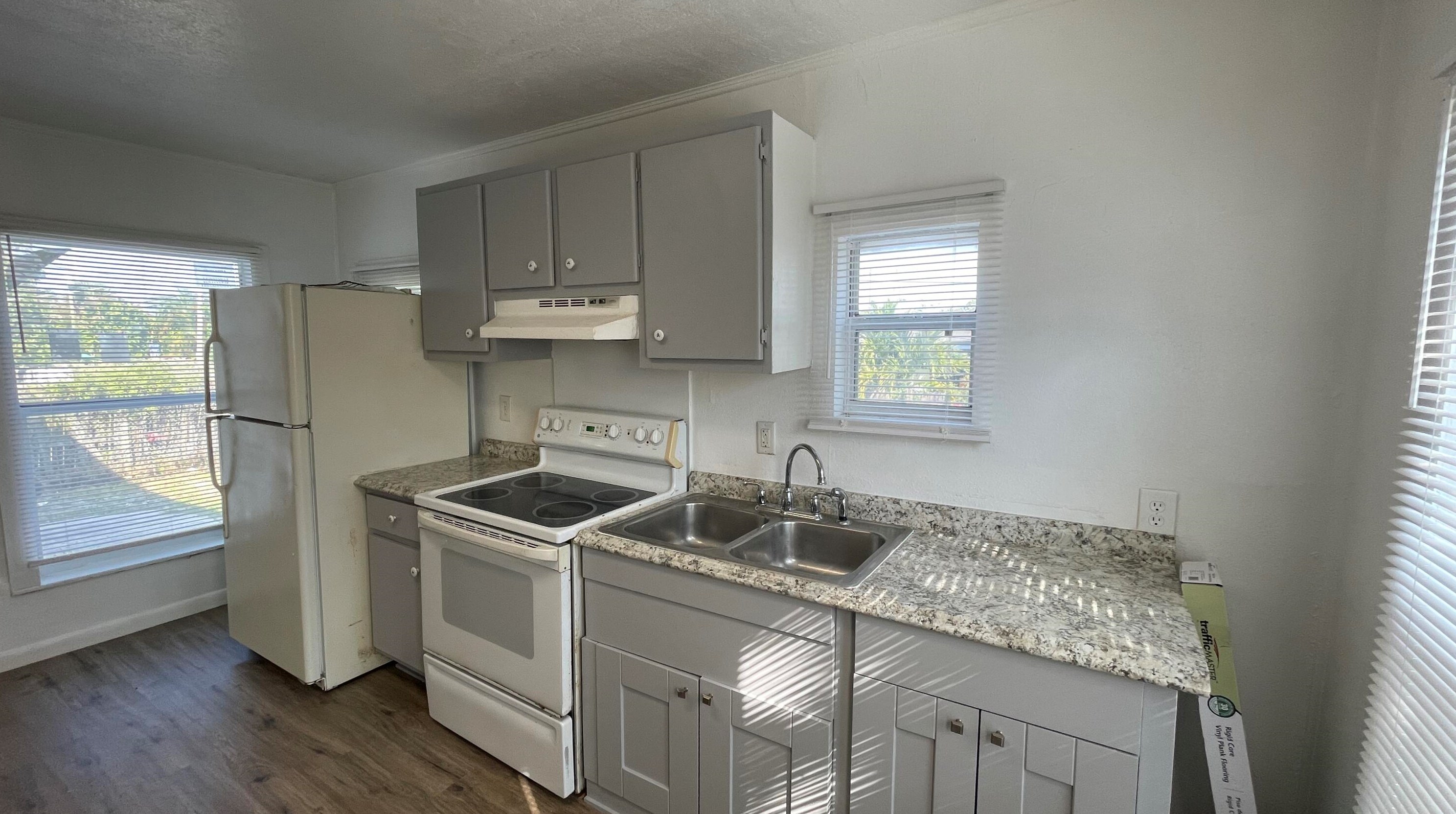 921 43rd St, West Palm Beach, FL 33407