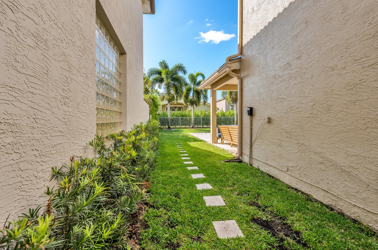 11578 Big Sky Ct, Boca Raton FL  33498-6224 exterior
